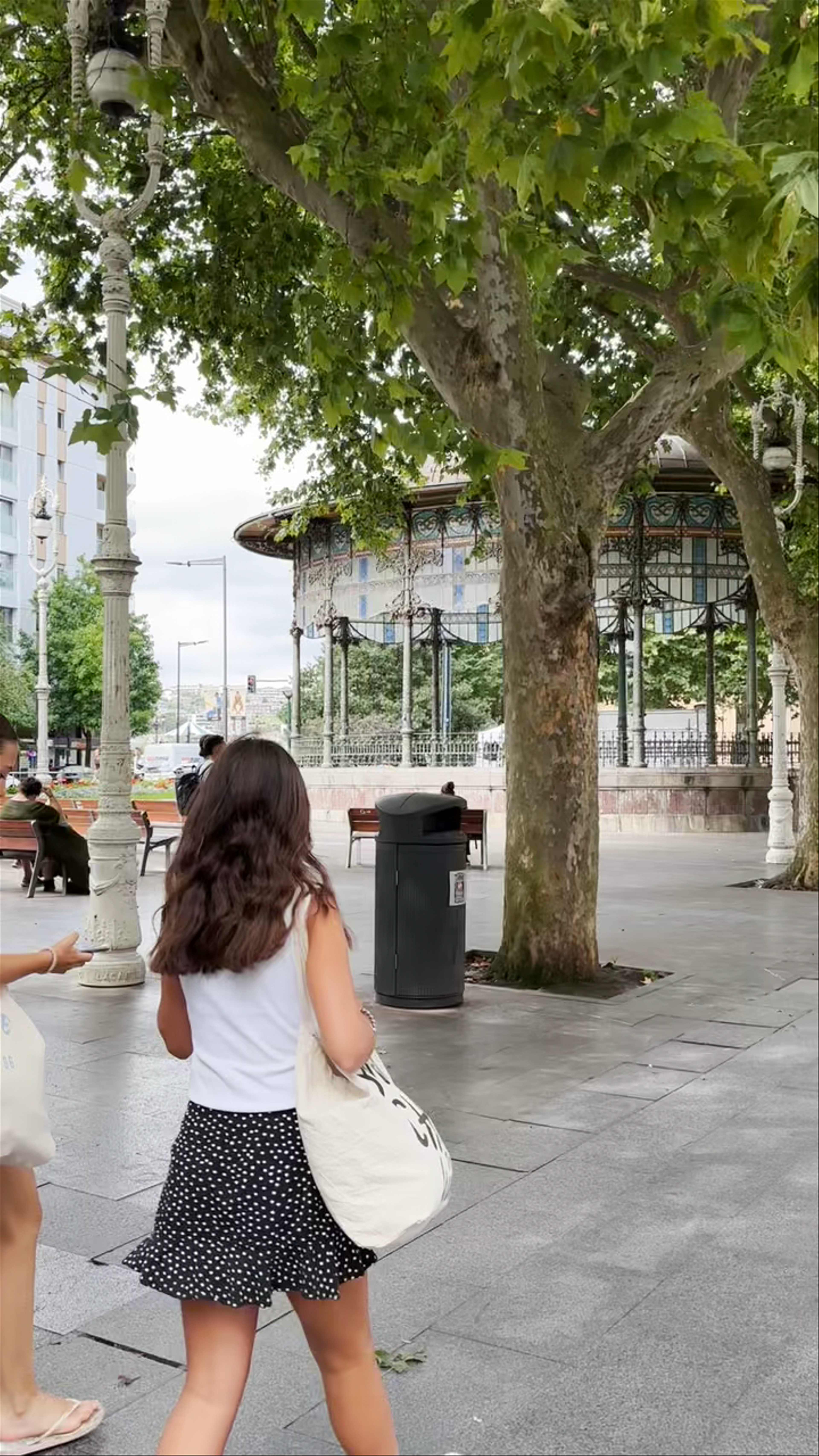 Strolling Boulevard de Donostia: Serene Urban Oasis in San Sebastian