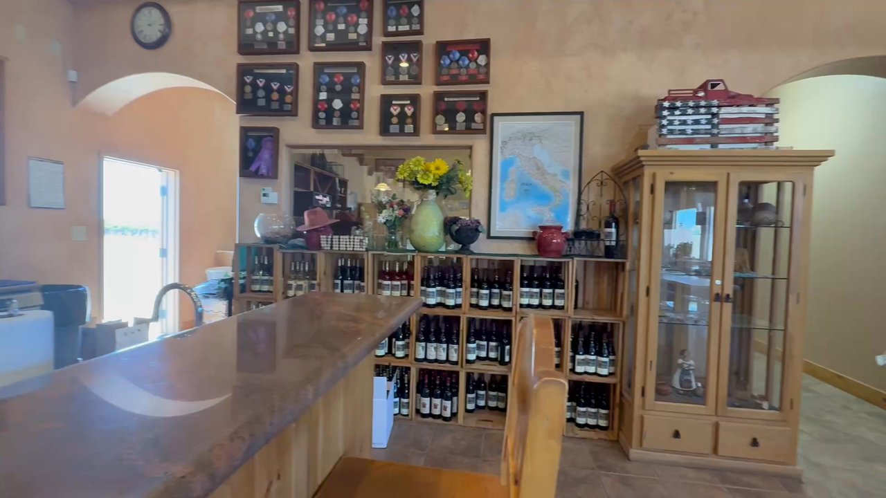 Luna Rossa Winery - Bar experience - Wineries Near Me - Deming, New Mexico