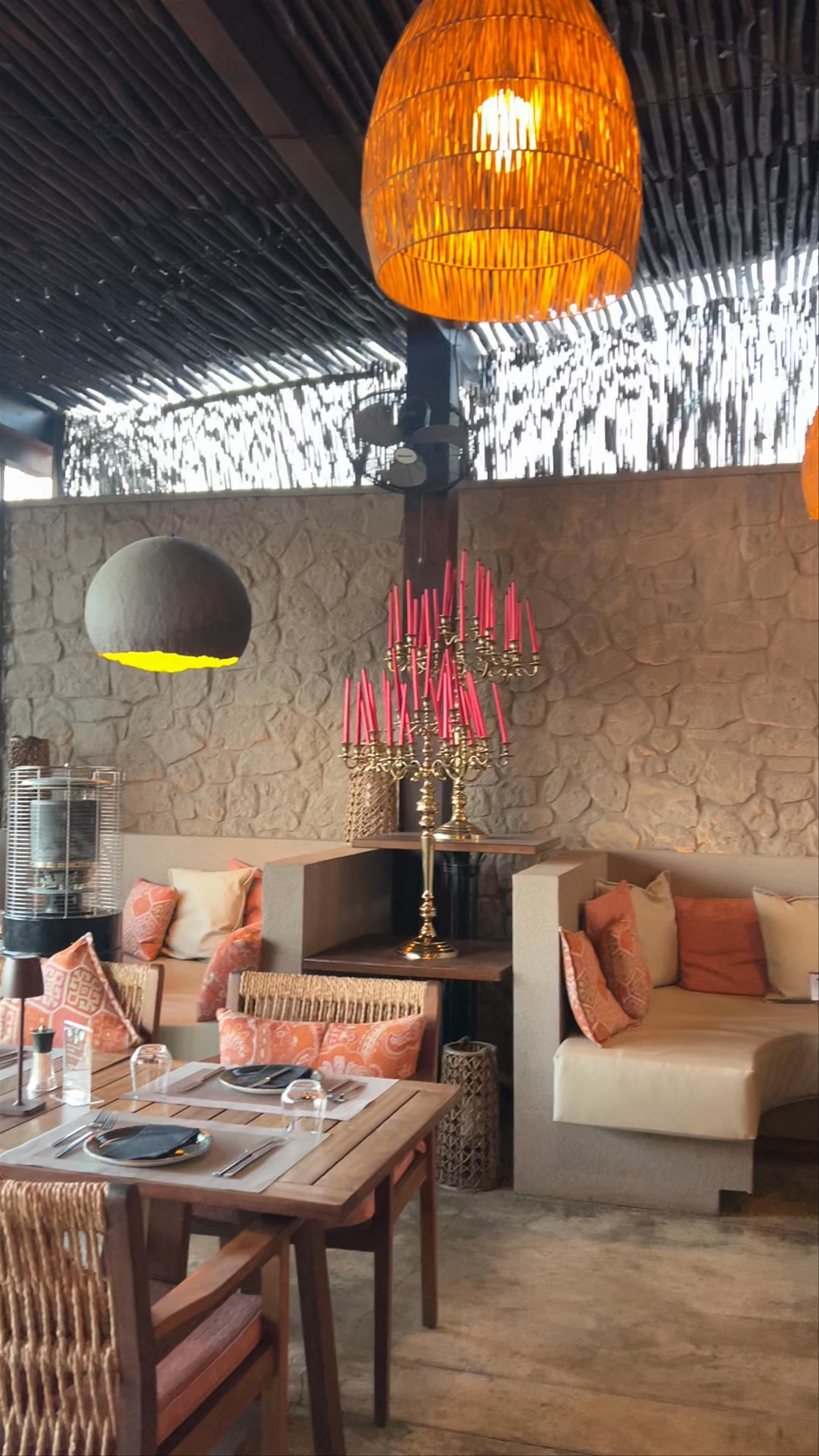 SeaNatra Lounge Bar & Restaurant: Cozy Coastal Dining in Larnaka, Cyprus