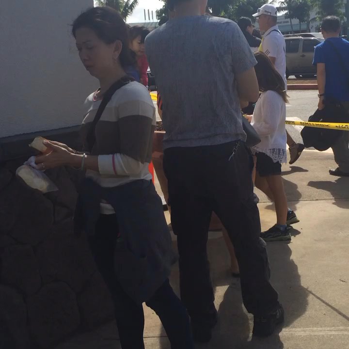 Coach - Waikele - Line to get into coach - Outlet Stores Near Me - Waipahu, Hawaii