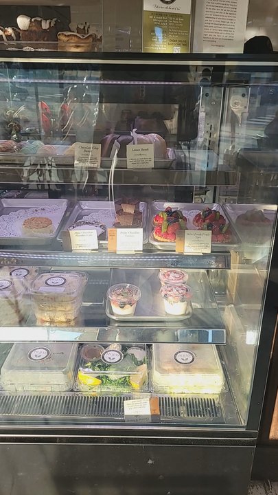Hojas Tea House - Desserts Near Me - Long Beach, California