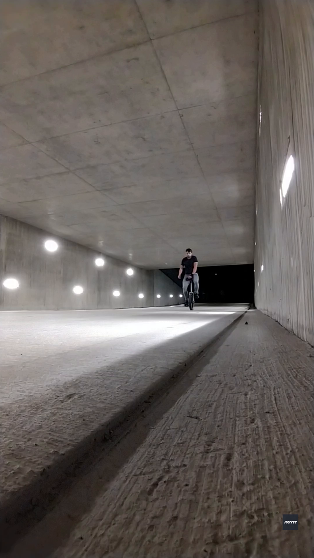 riu set: Outreverseside to jellyroll to one footed hickflip