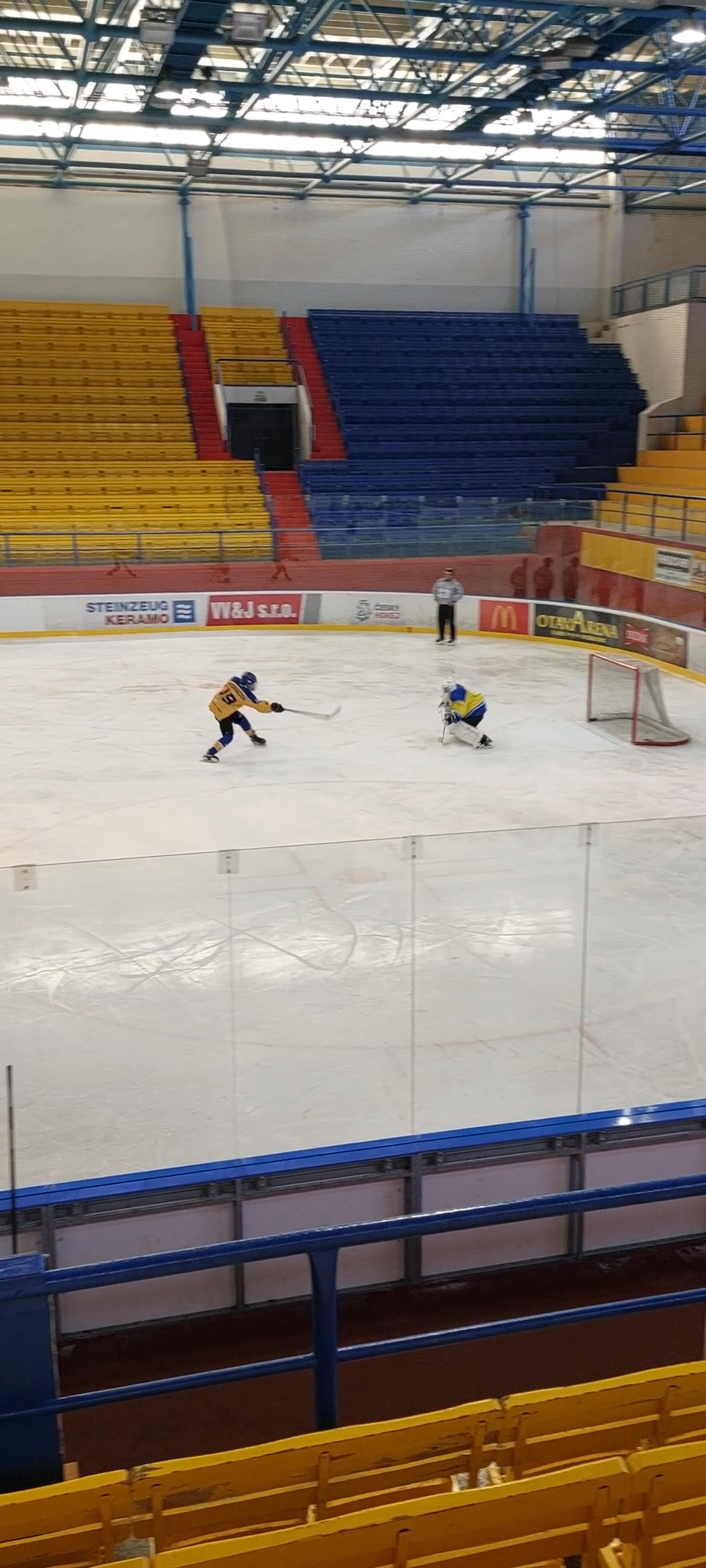 Marek Besta: Epic Shootout Save in Playoff Thrill for HC Třemošná U15