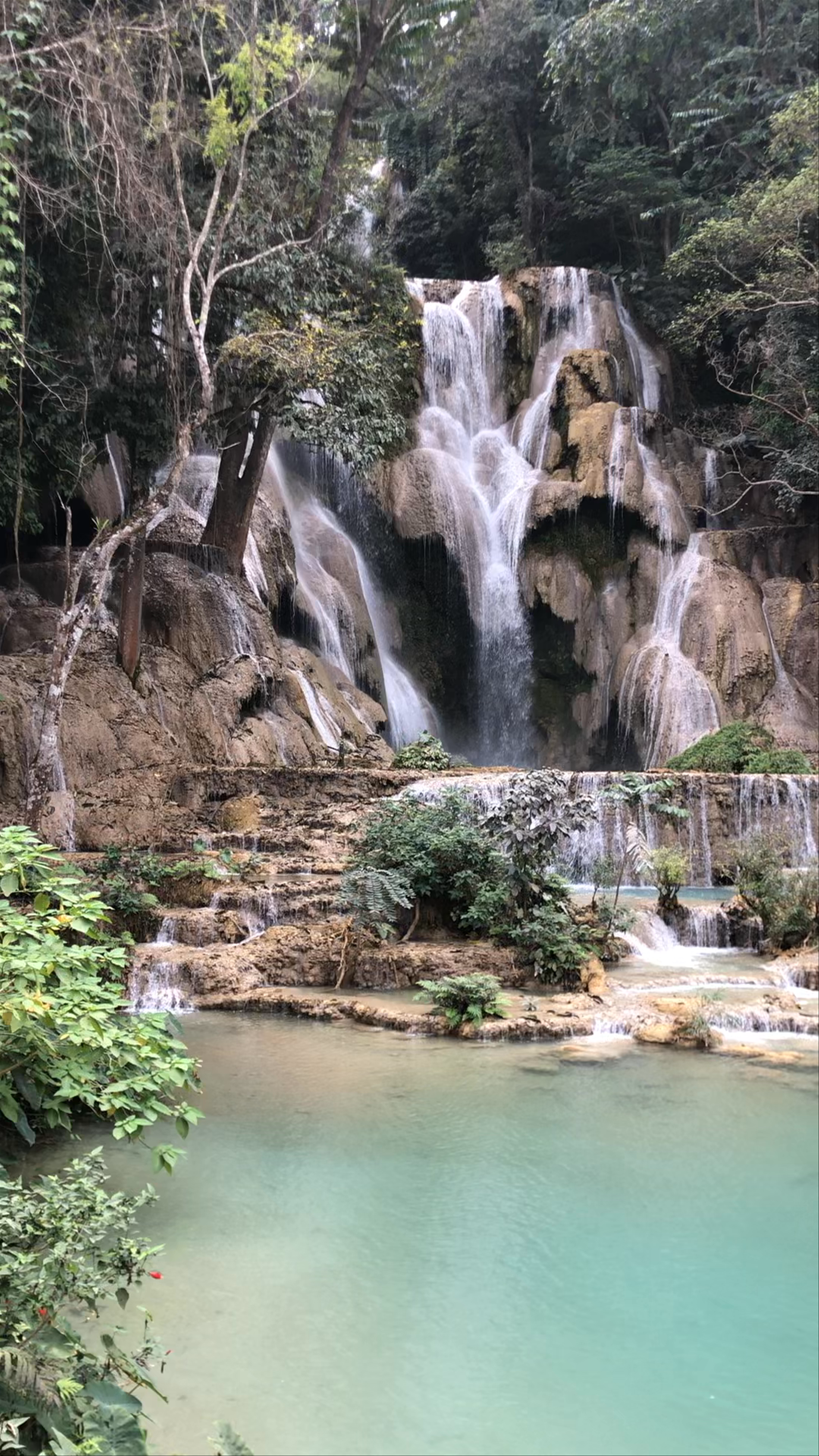 Kuang Si Waterfall: A Spectacular Natural Oasis in Laos