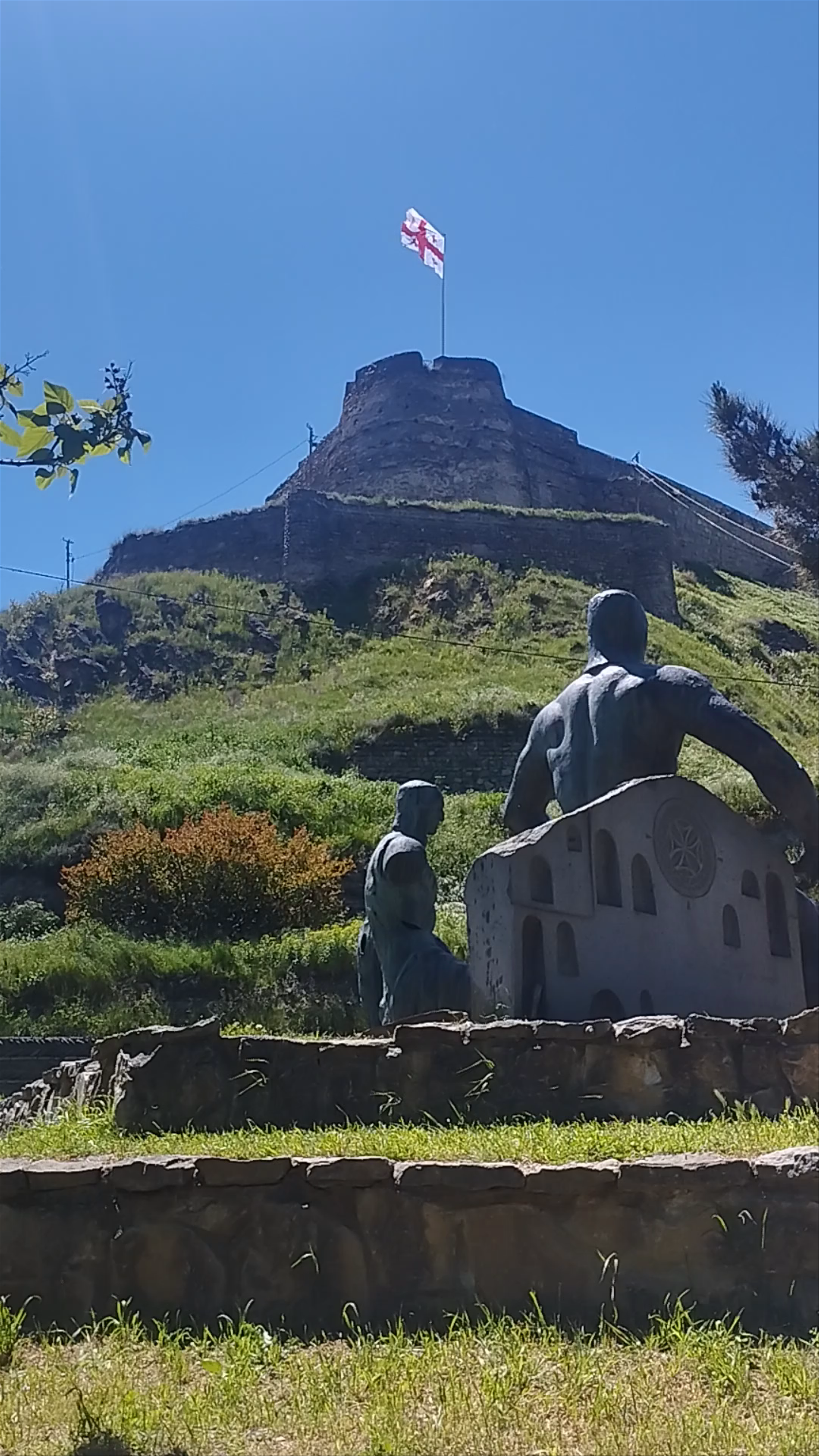 Monumento dedicado a los héroes georgianos en Gori