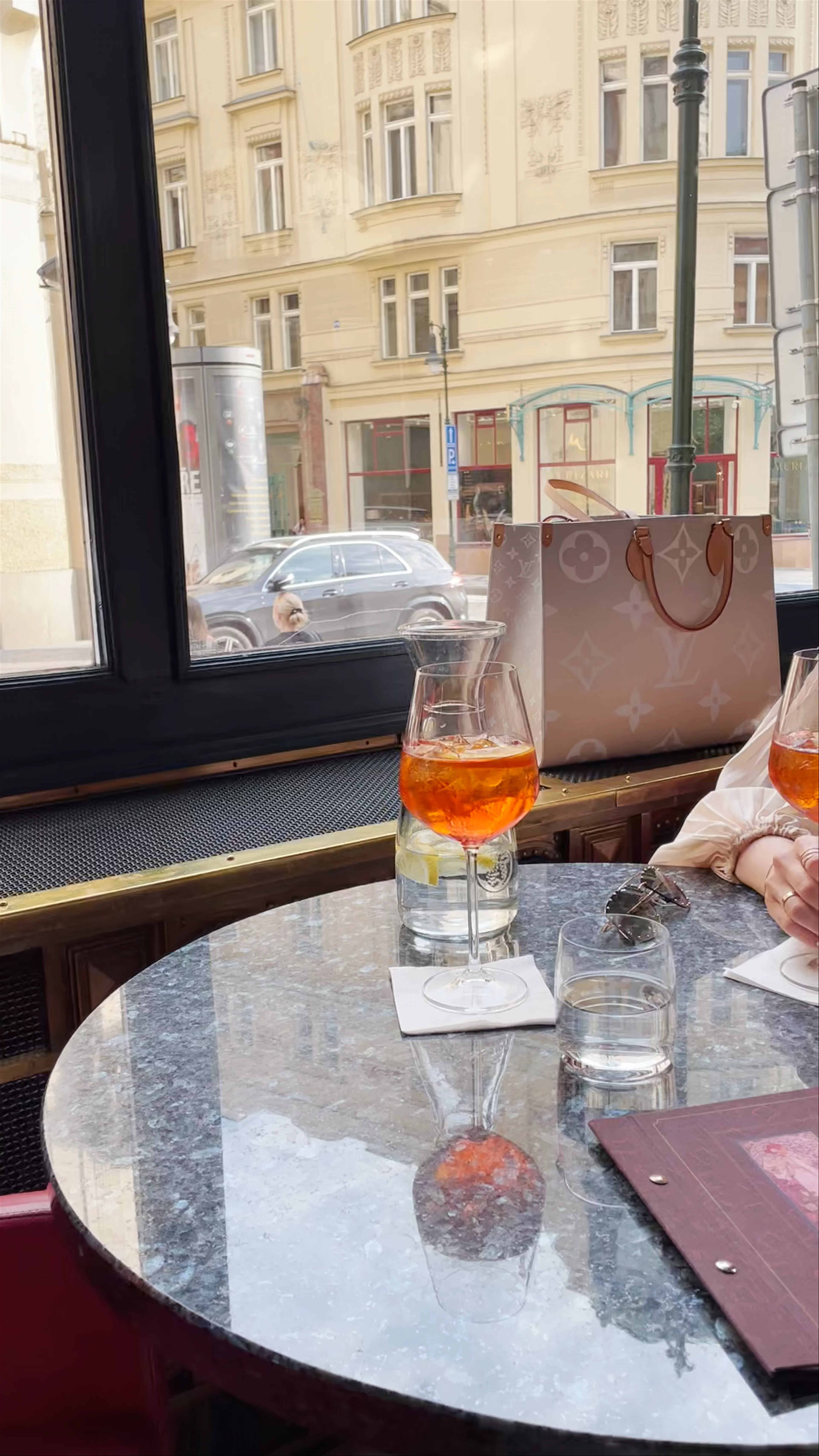 Cafe De Paris, Velkopřevorské náměstí, Malá Strana