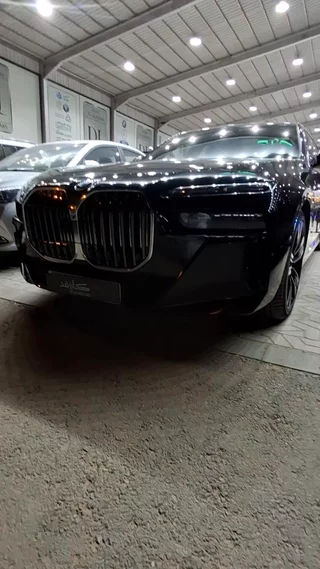 بي ام دبليو الفئة السابعة 735l 2023