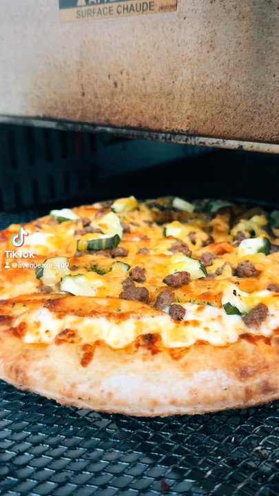 Avenue Axe - Smash burger pizza - Axe Throwing Near Me - Port Neches, Texas