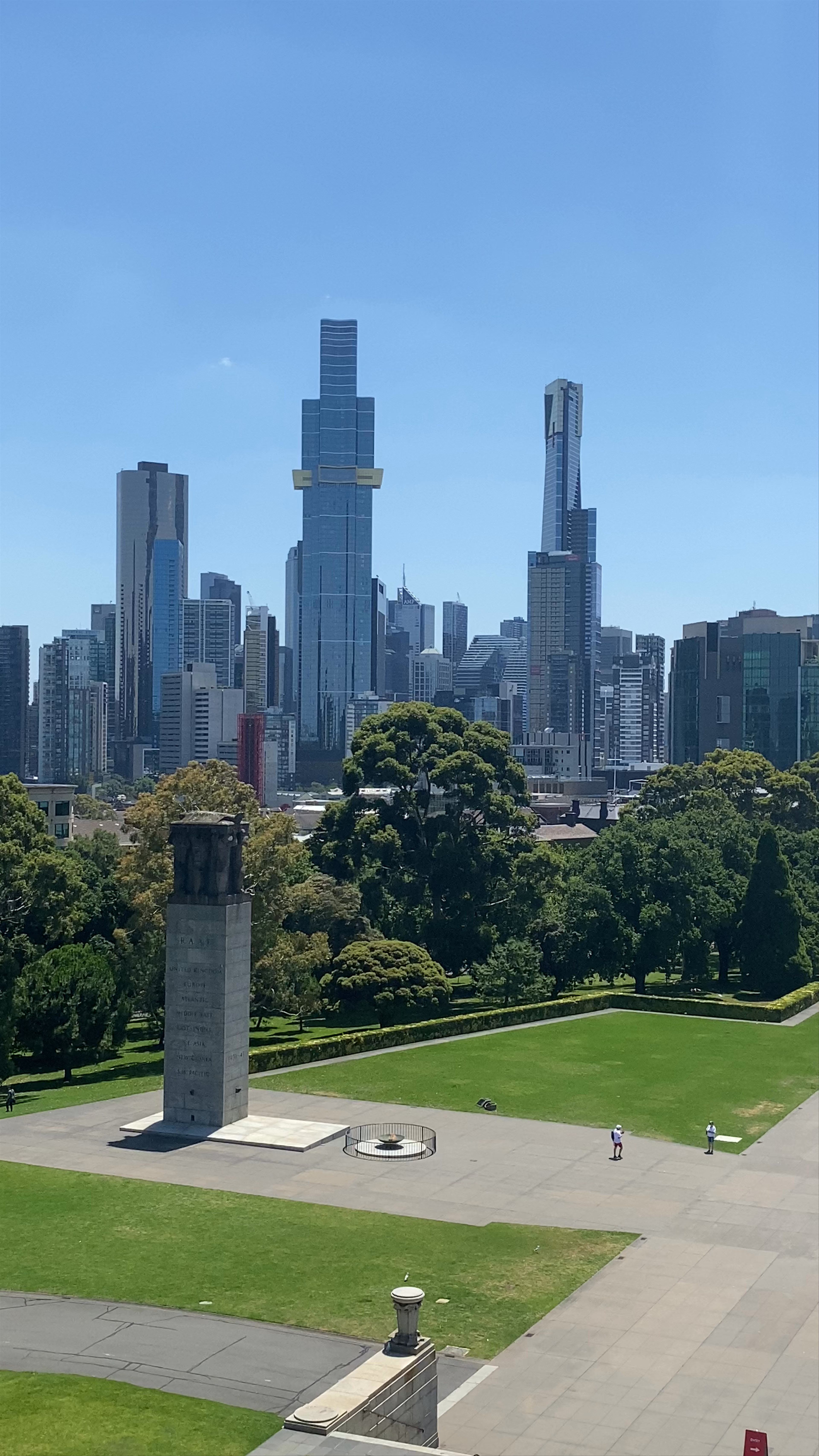Shrine of Remembrance: A Serene Melbourne Skyline Experience