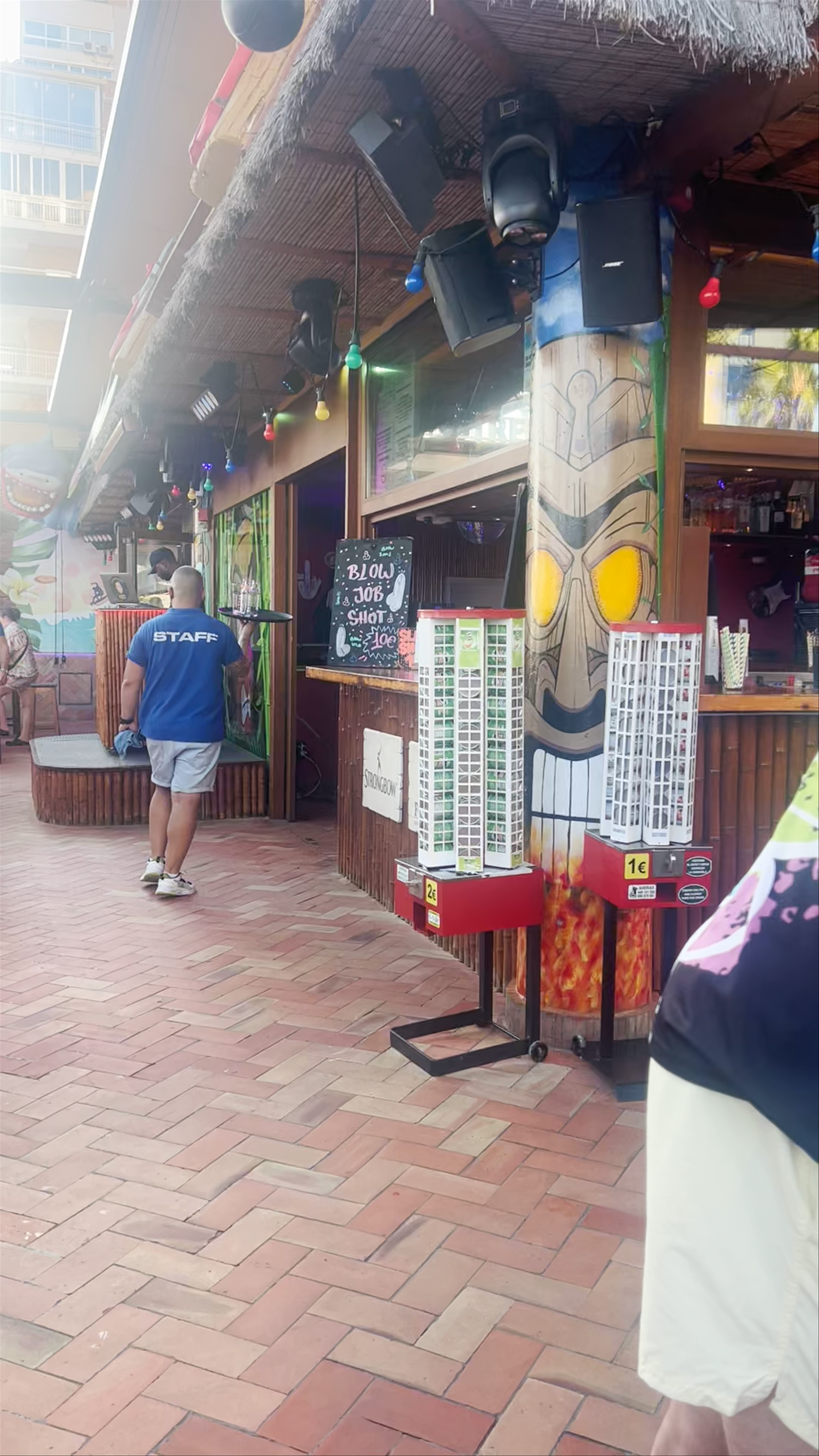 Tiki Beach Bar Vibes: Social Energy and Sunlit Cheers in Benidorm