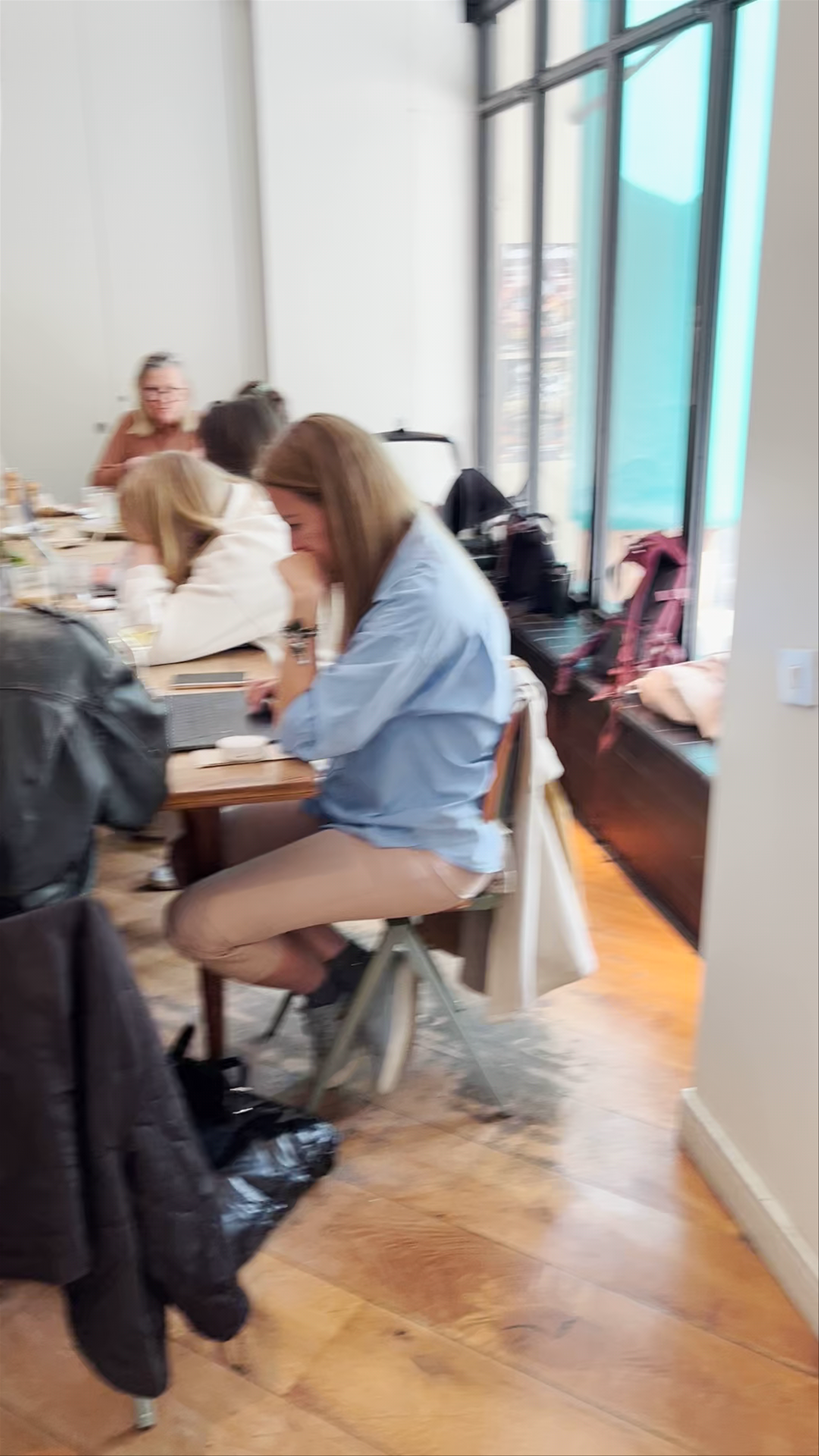 Cozy Community Vibes at Federal Cafè in Barcelona