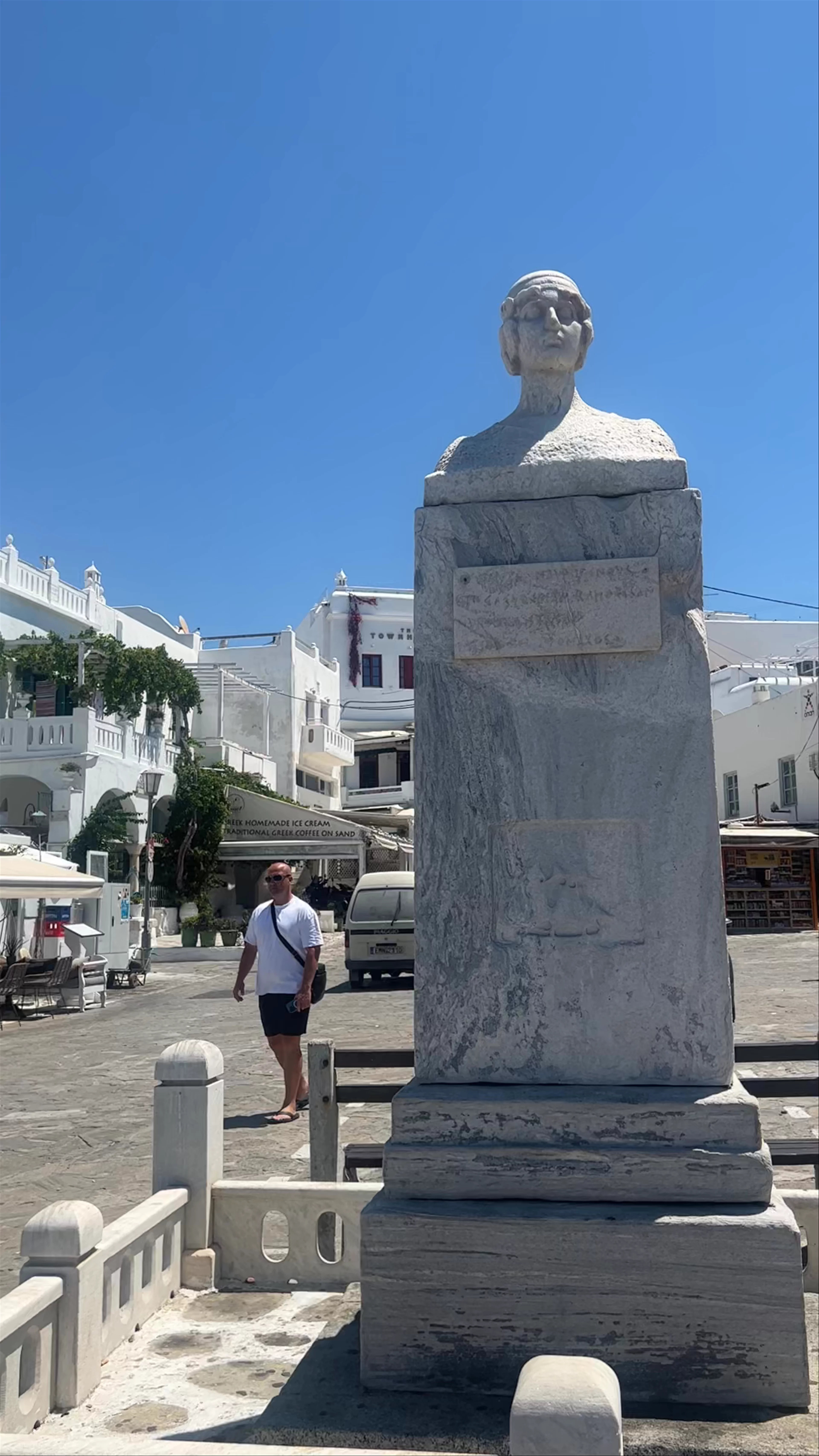 Μαντώ Μαυρογένους (προτομή), Florou Zouganeli, Mykonos