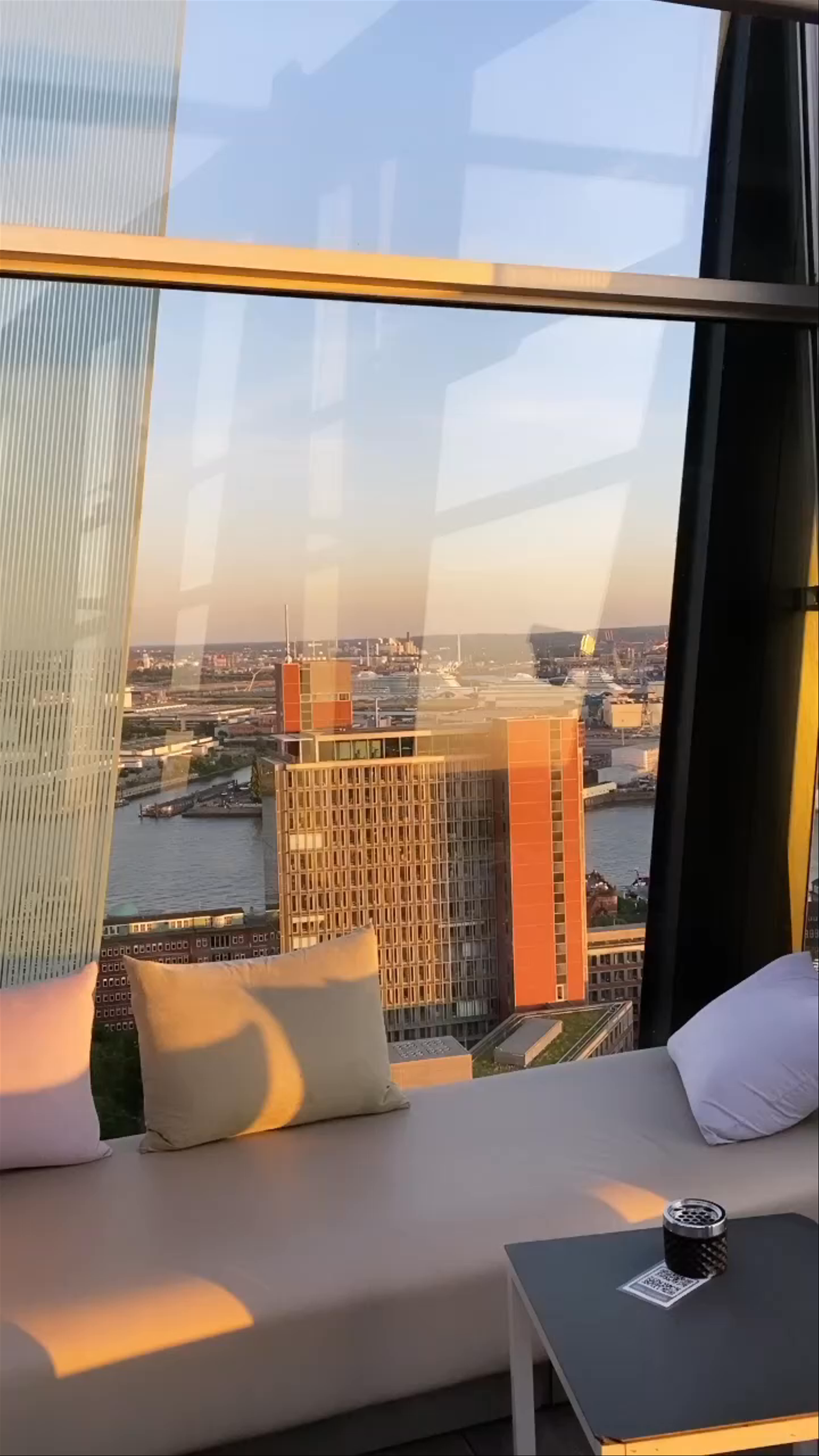 Golden Hour Serenity at clouds Heaven’s Bar & Kitchen, Hamburg