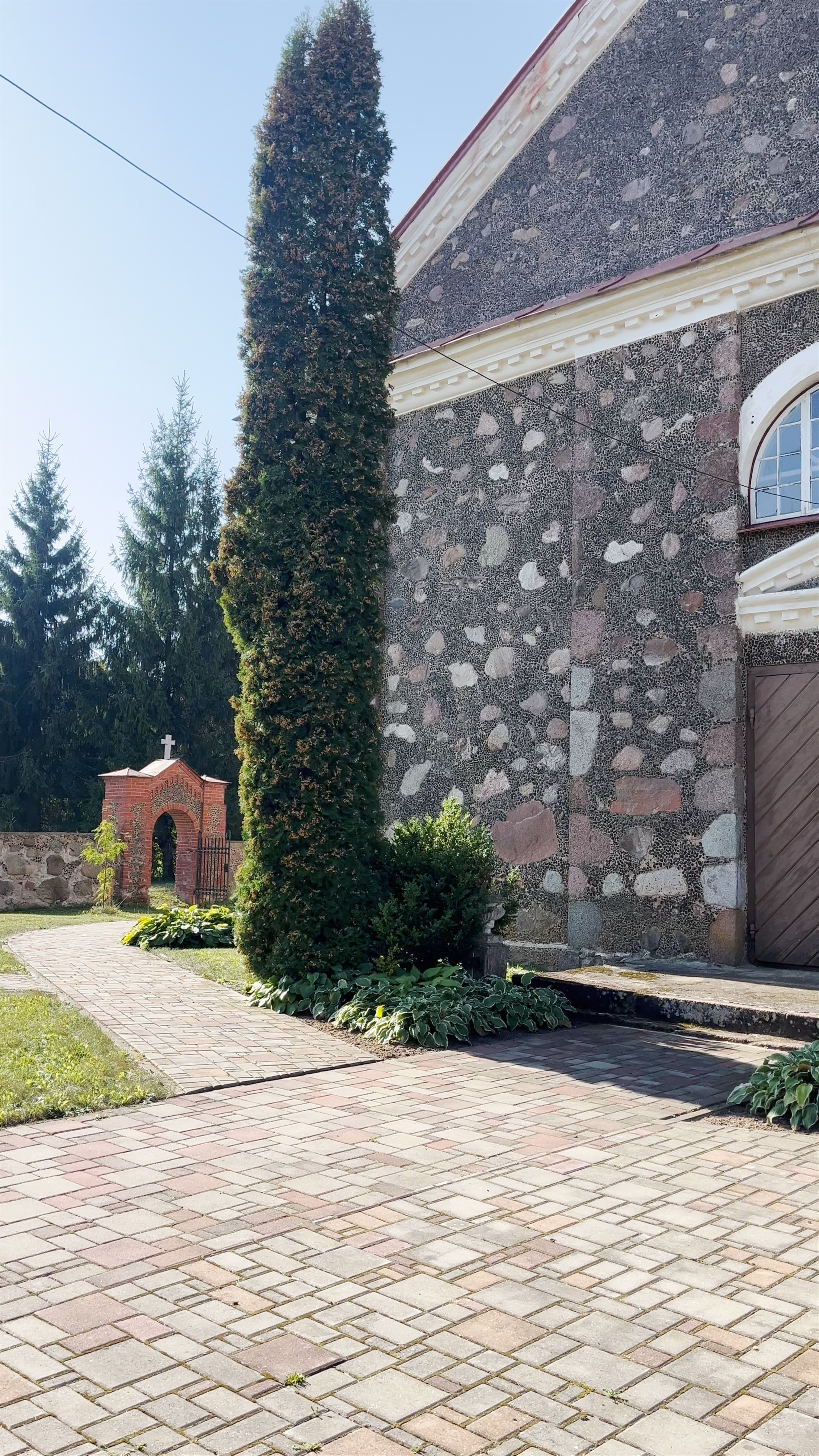 Subates katoļu baznīca