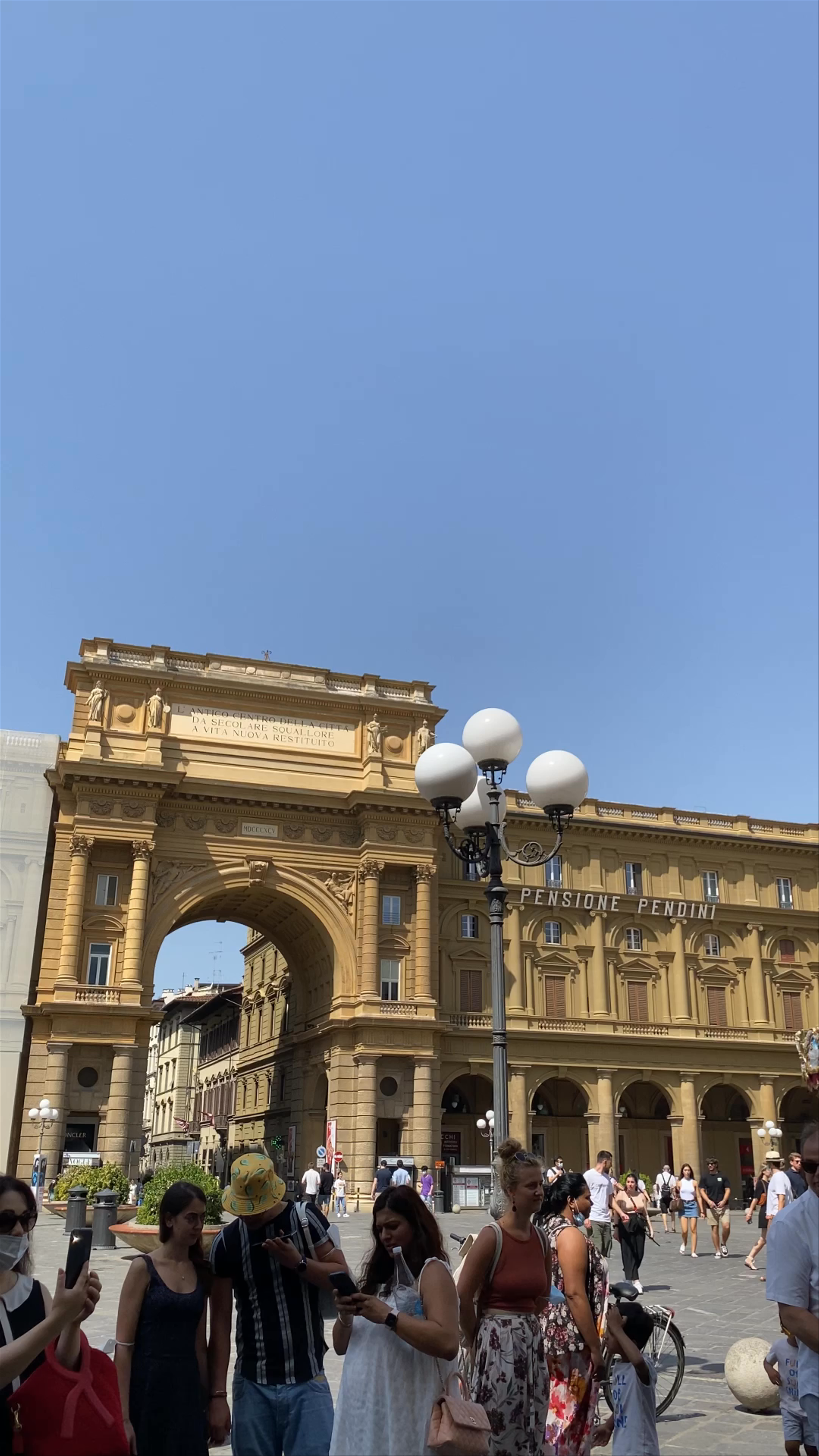 Piazza della Repubblica: The Vibrant Heart of Florence