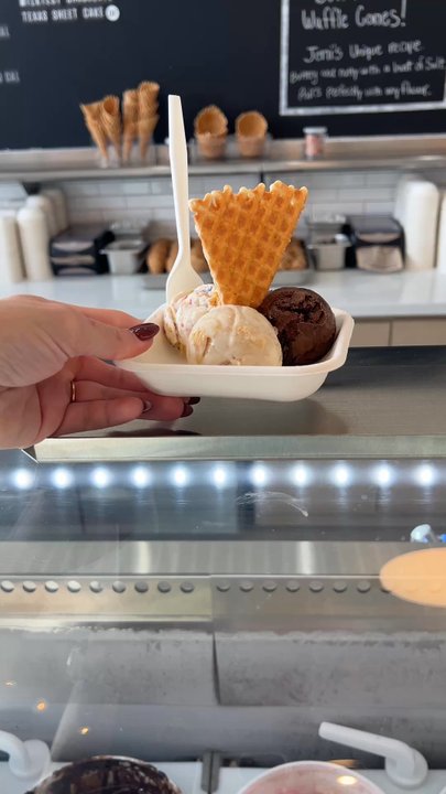 Jeni's Splendid Ice Creams - YUM - Ice Cream & Frozen Yogurt Near Me - Gilbert, Arizona