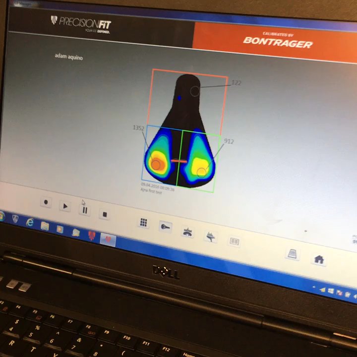 Trek Bicycle Store - This is a real time capture of the pressure analysis tool.  You can see my weight shift as I pedal. - Bikes Near Me - Naperville, Illinois