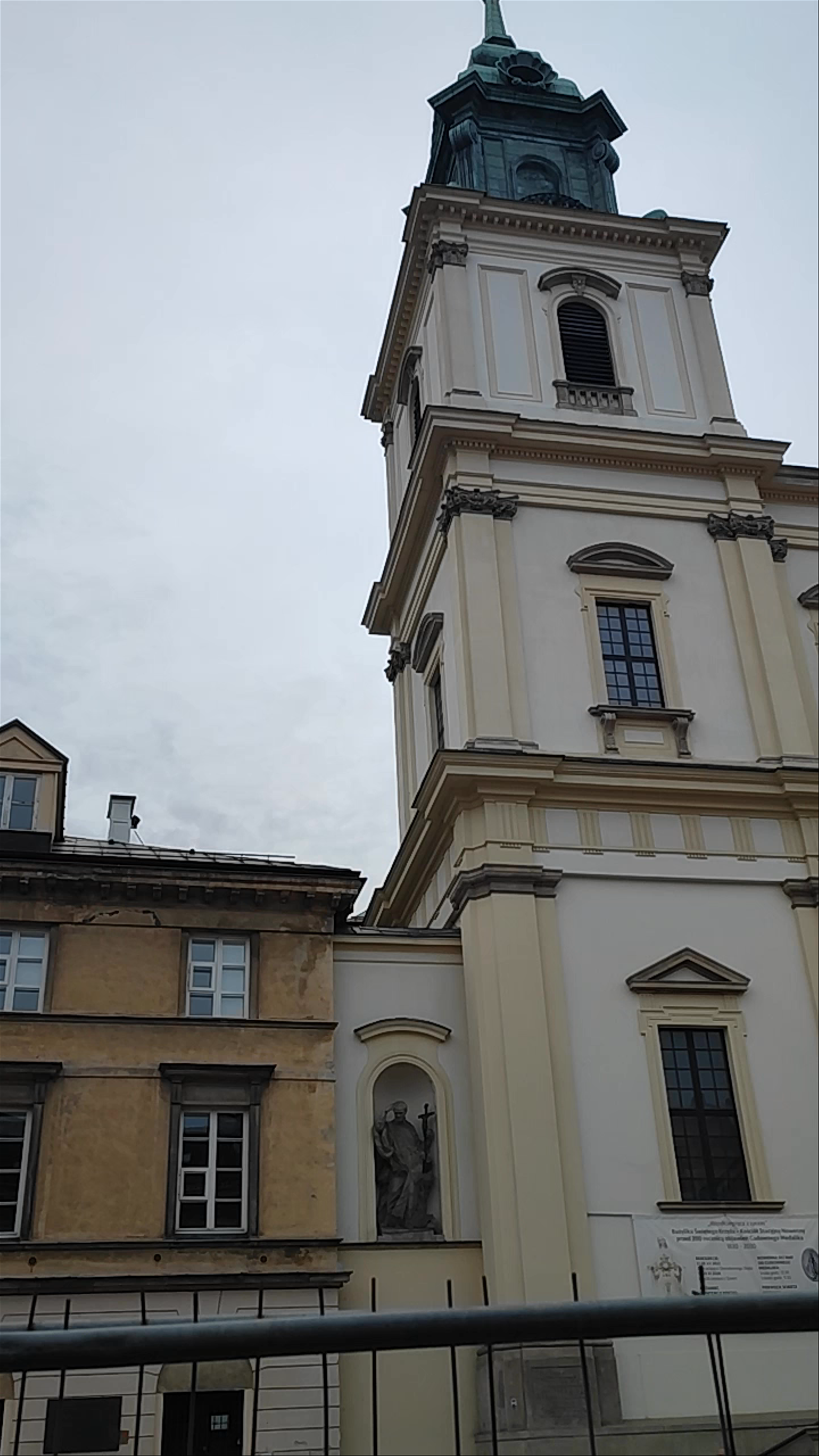 Bazylika Świętego Krzyża: Historic Majesty in Warsaw's Heart