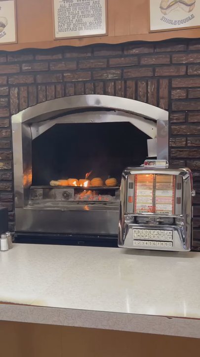 Mickey-Lu-Bar-B-Q - Barbeque Near Me - Marinette, Wisconsin