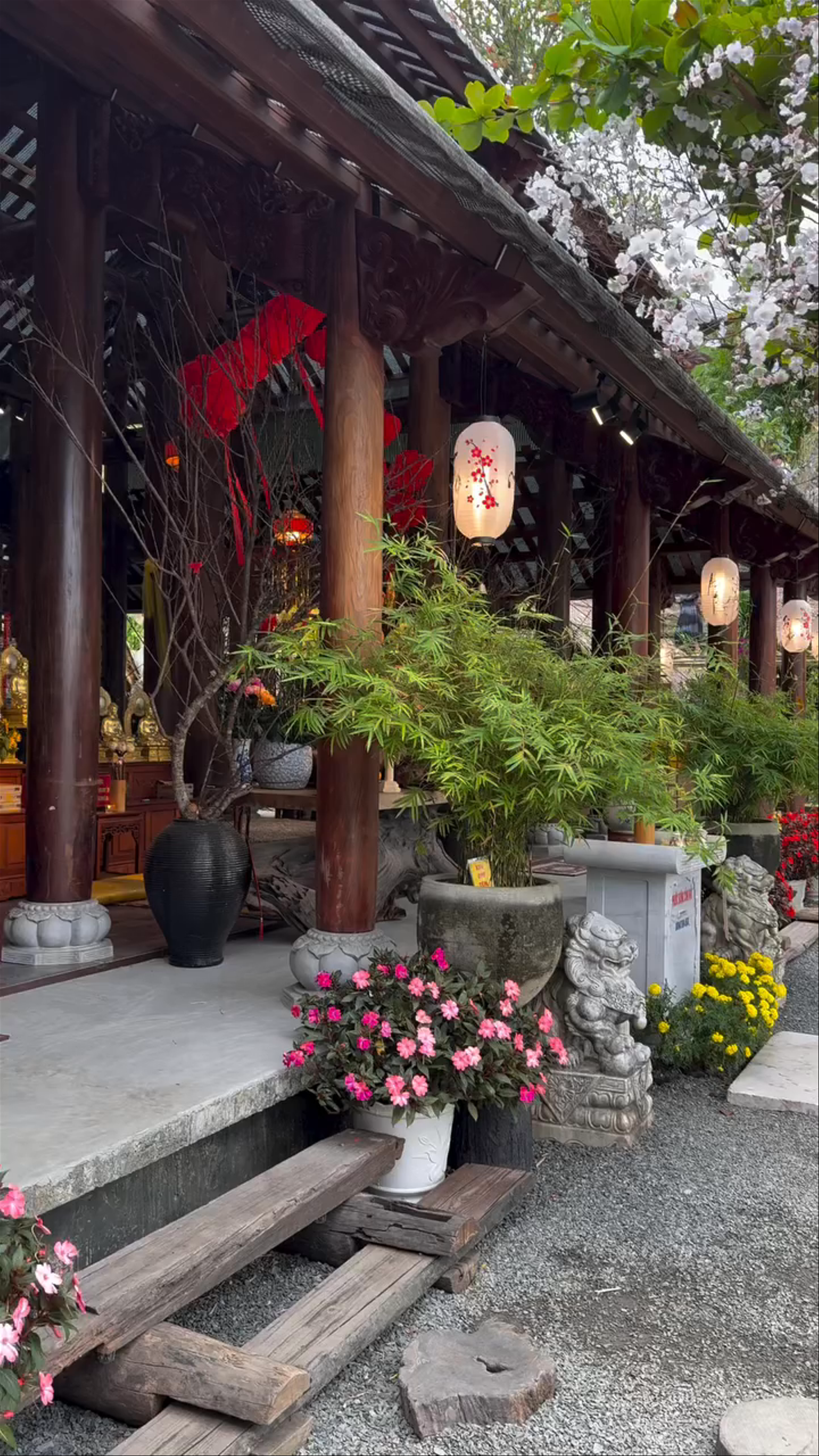 TỪ TÂM PAGODA - MARBLE MOUNTAINS - DANANG CITY