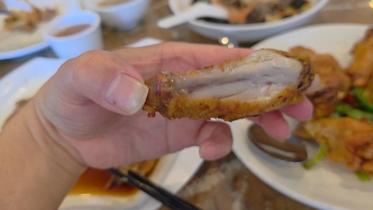 Far East Cafe - The fried chicken wing is incredibly juicy. - Chinese Near Me - Sacramento, California