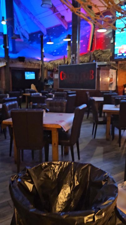 Crafty Crab - Dining room - Seafood Near Me - Lauderhill, Florida