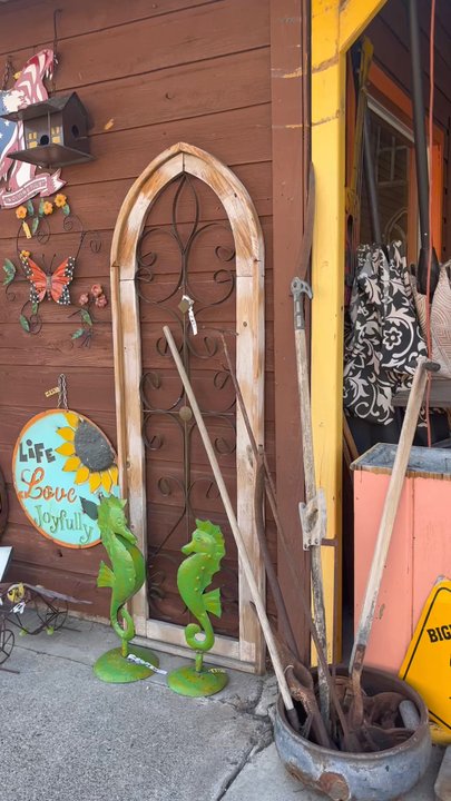 Bullets 'n Brew - Such a fun place! So much to look at! - Guns & Ammo Near Me - Hagerman, Idaho