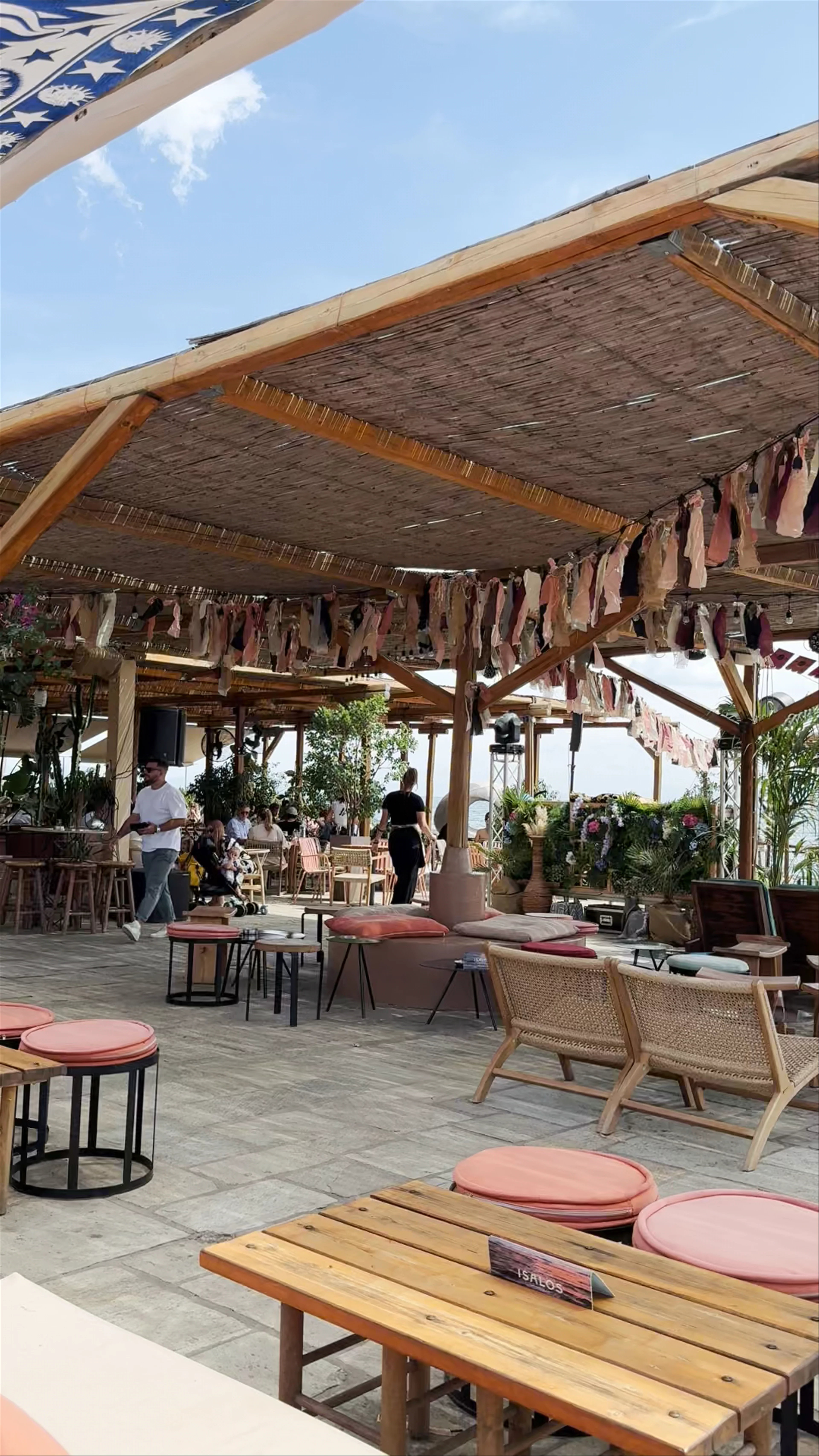 Isalos Beach Club