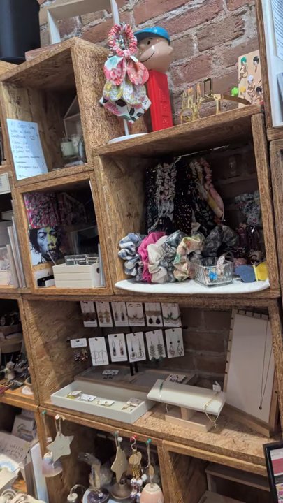 Empty Shelf - Arts & Crafts Near Me - Pasadena, California