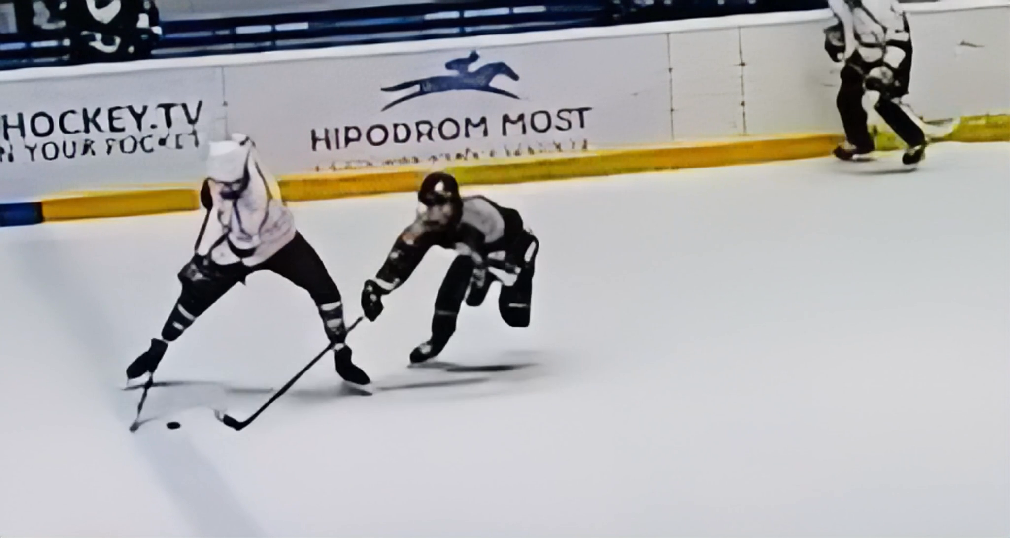 Alex Herynk's Impressive Blue Line Work on PP