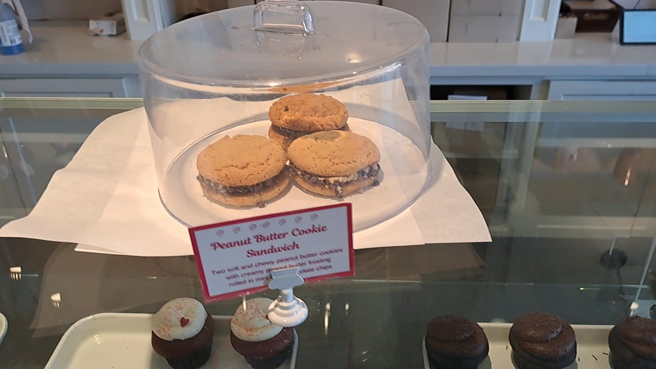 Icing On The Cupcake - Yummy and pretty cupcakes and baked goods available on Saturday, 9/23/23 - Bakeries Near Me - Rocklin, California