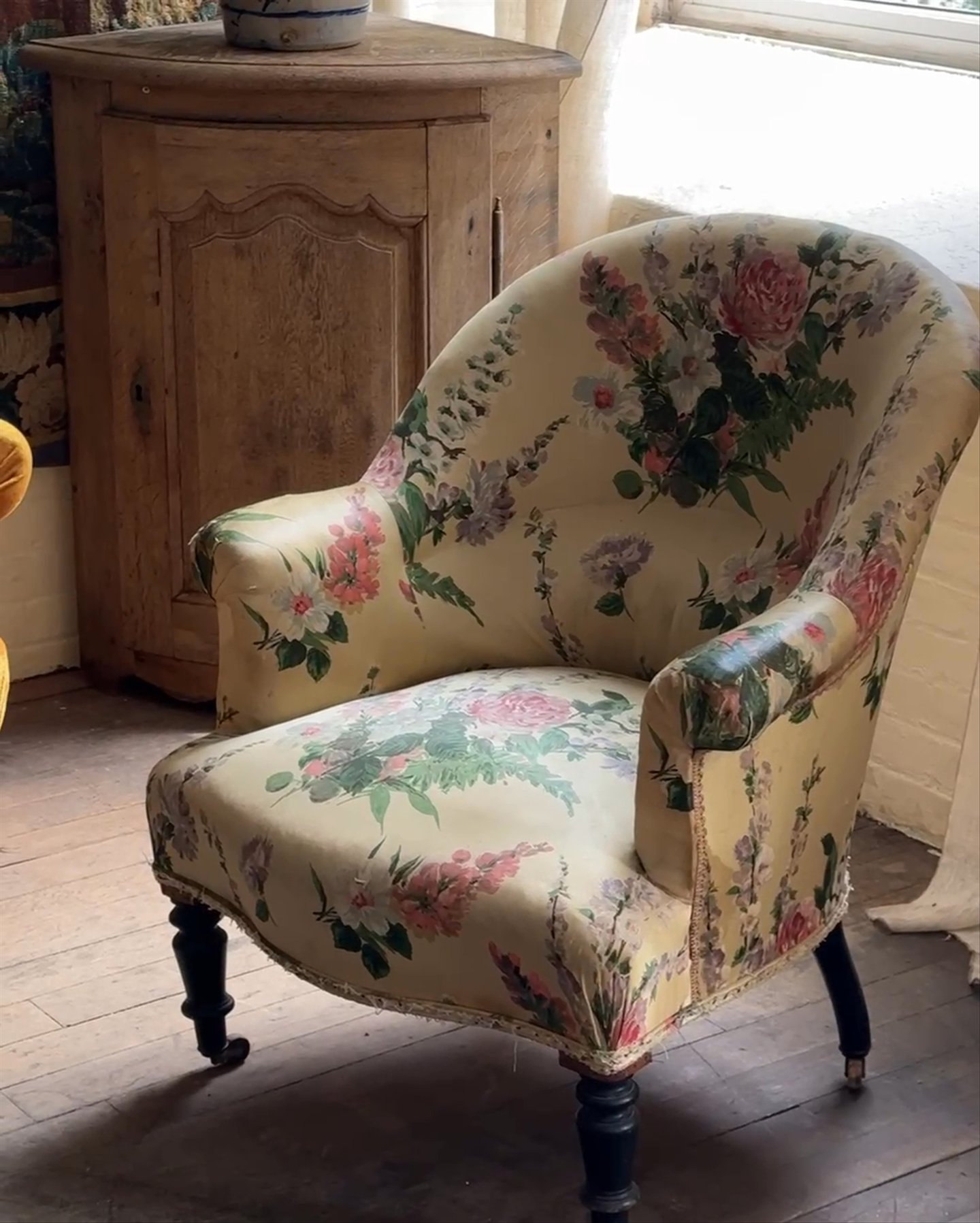 Floral Napoleon III Toad Armchair