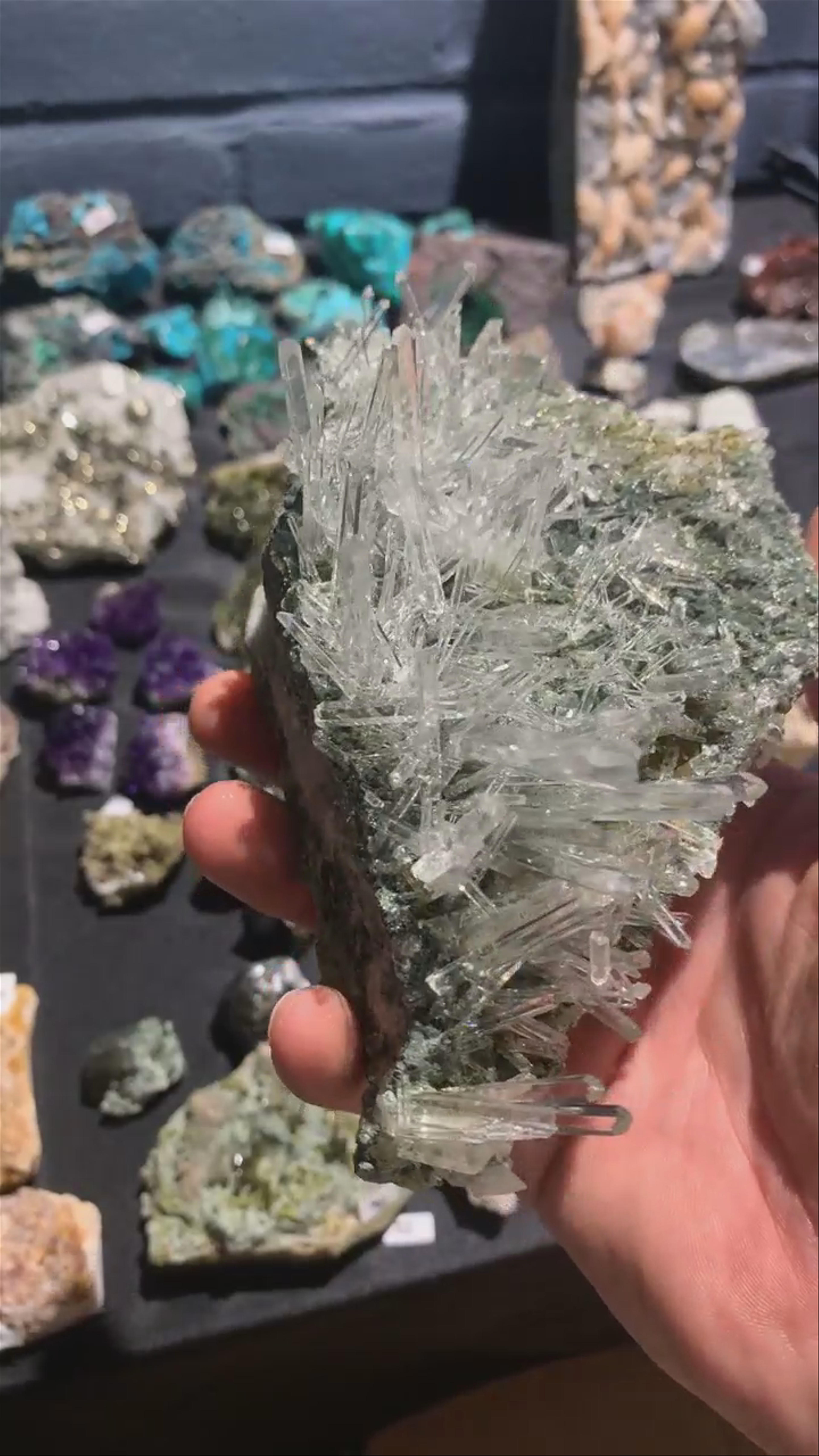 This is a GORGEOUS SPECIMEN!! Follow @perfectpointcrystals !!!!