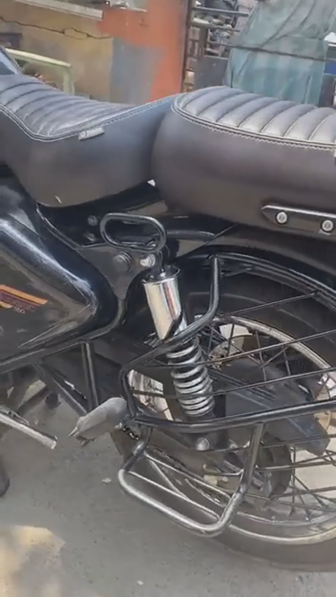 Walk-around video thumbnail