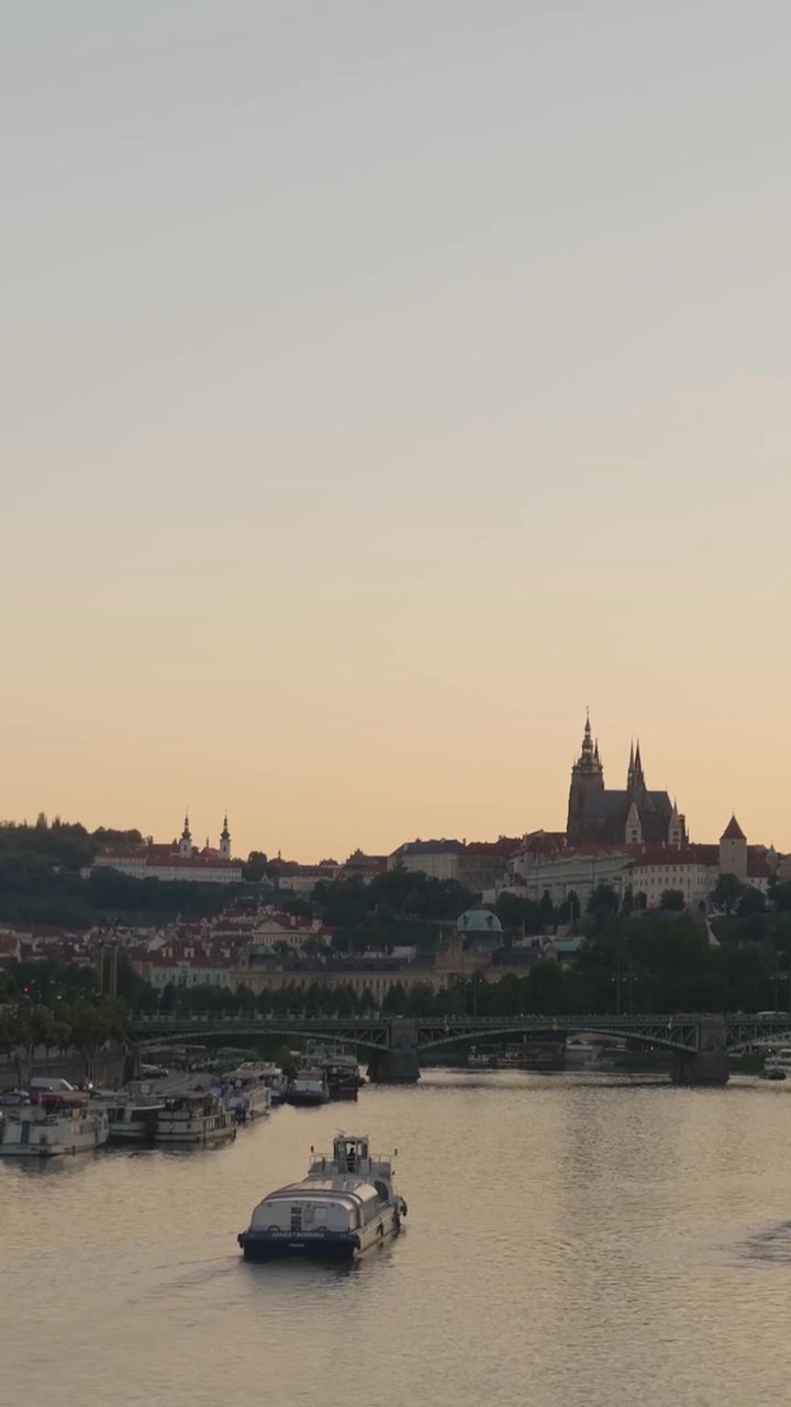 romanticize your life
📍 Prague
🎥 Matthias Groeneveld · Pexels
#travel #europe #eurotrip #wanderlust #vacation