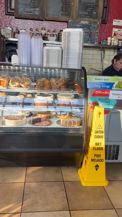 Cafe Canela - Pastries and dinning - Mexican Near Me - Lynwood, California