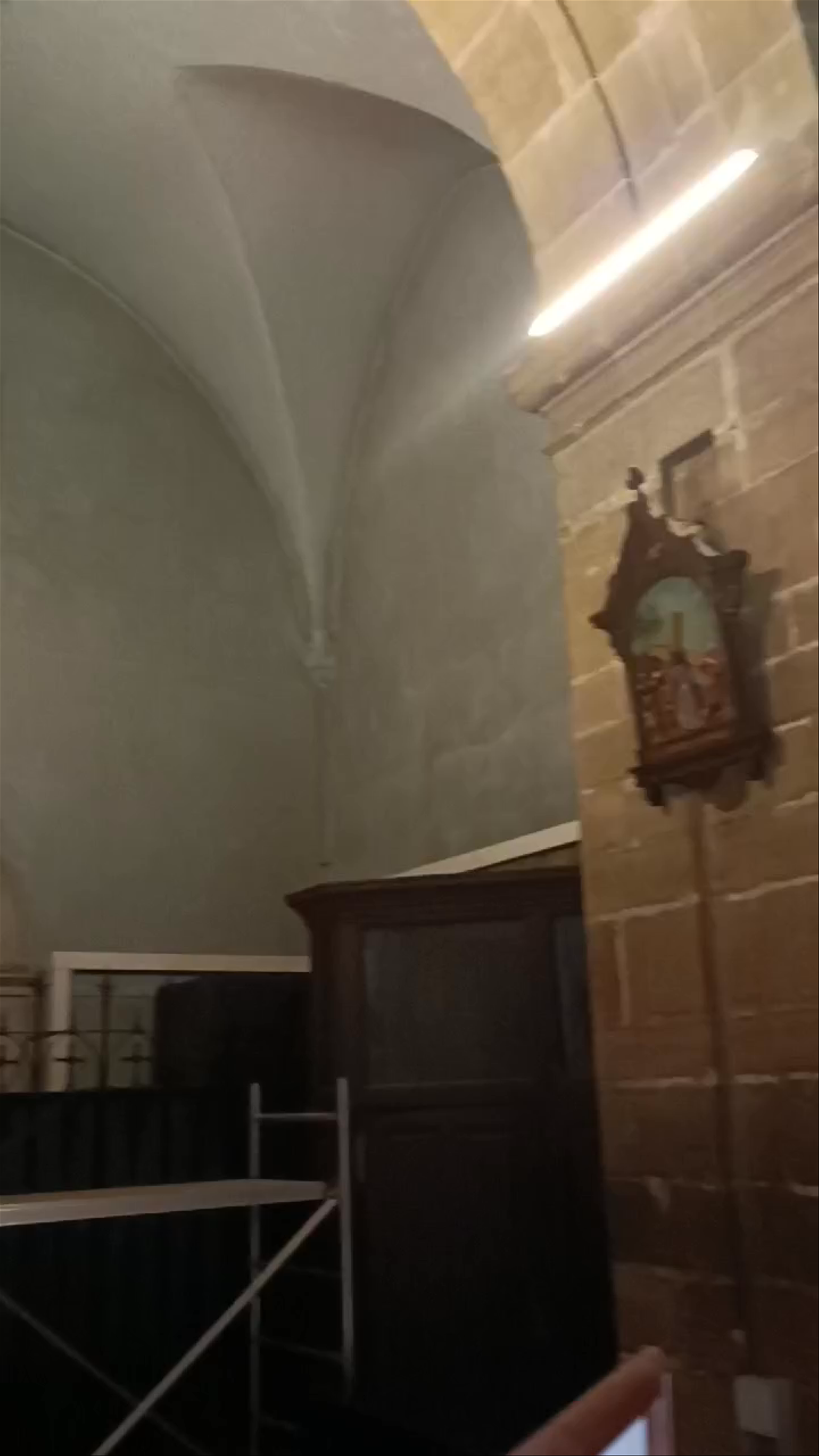 Iglesia de San Isidoro El Real: Historic Sanctuary in Oviedo