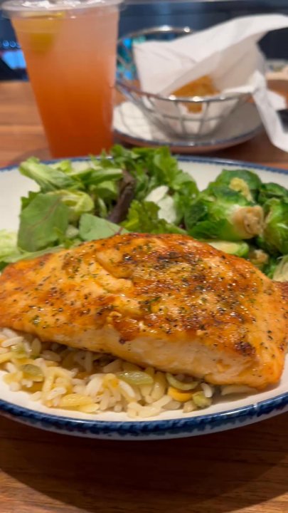 Red Lobster - This is my replacement for the old order. This meal was so good. - American Near Me - North Las Vegas, Nevada