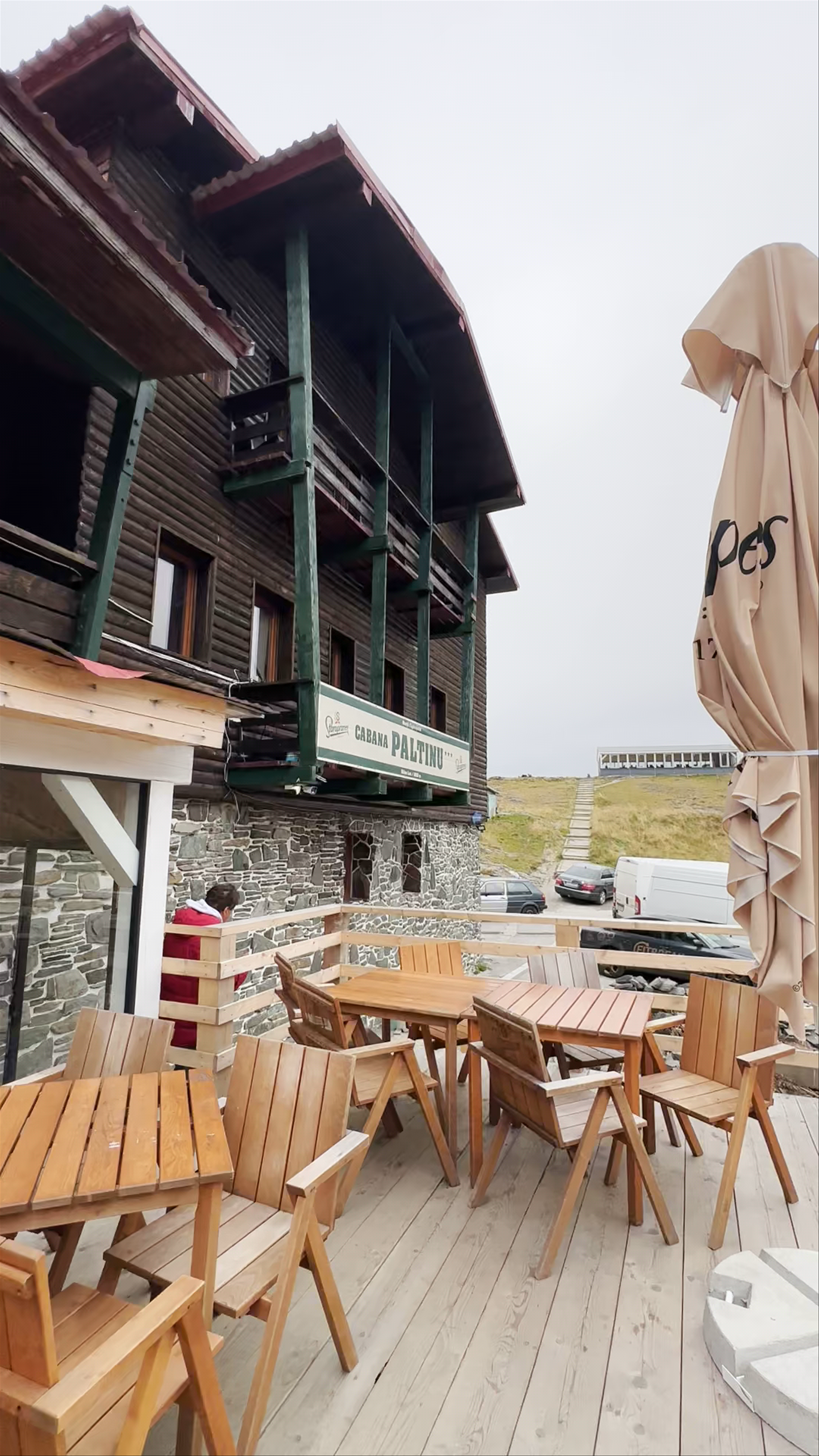 Cabana Paltinu on the Transfăgărășan: Mountain Serenity in Romania