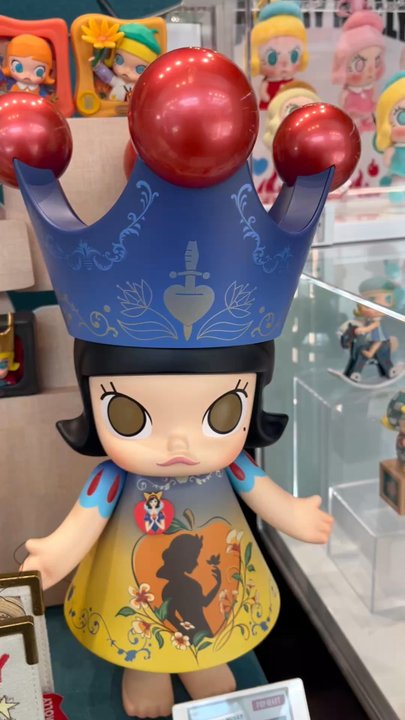 Pop Mart - I probably shouldn't attached her, but I wanted to feel the texture very Matt - Toy Stores Near Me - Cerritos, California