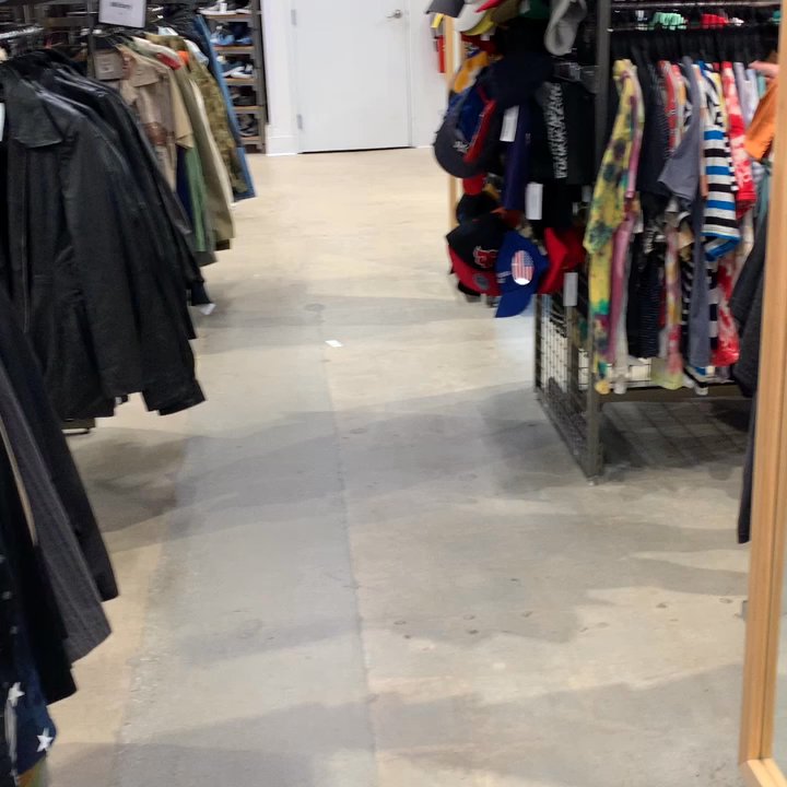 2nd STREET - Inside - Used, Vintage & Consignment Near Me - Sherman Oaks, California