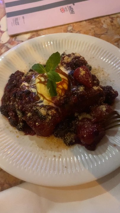 Em Alta Na Baixa - Rabanad!!! French toasts with fresh berries! - Portuguese Near Me - Lisbon, 11