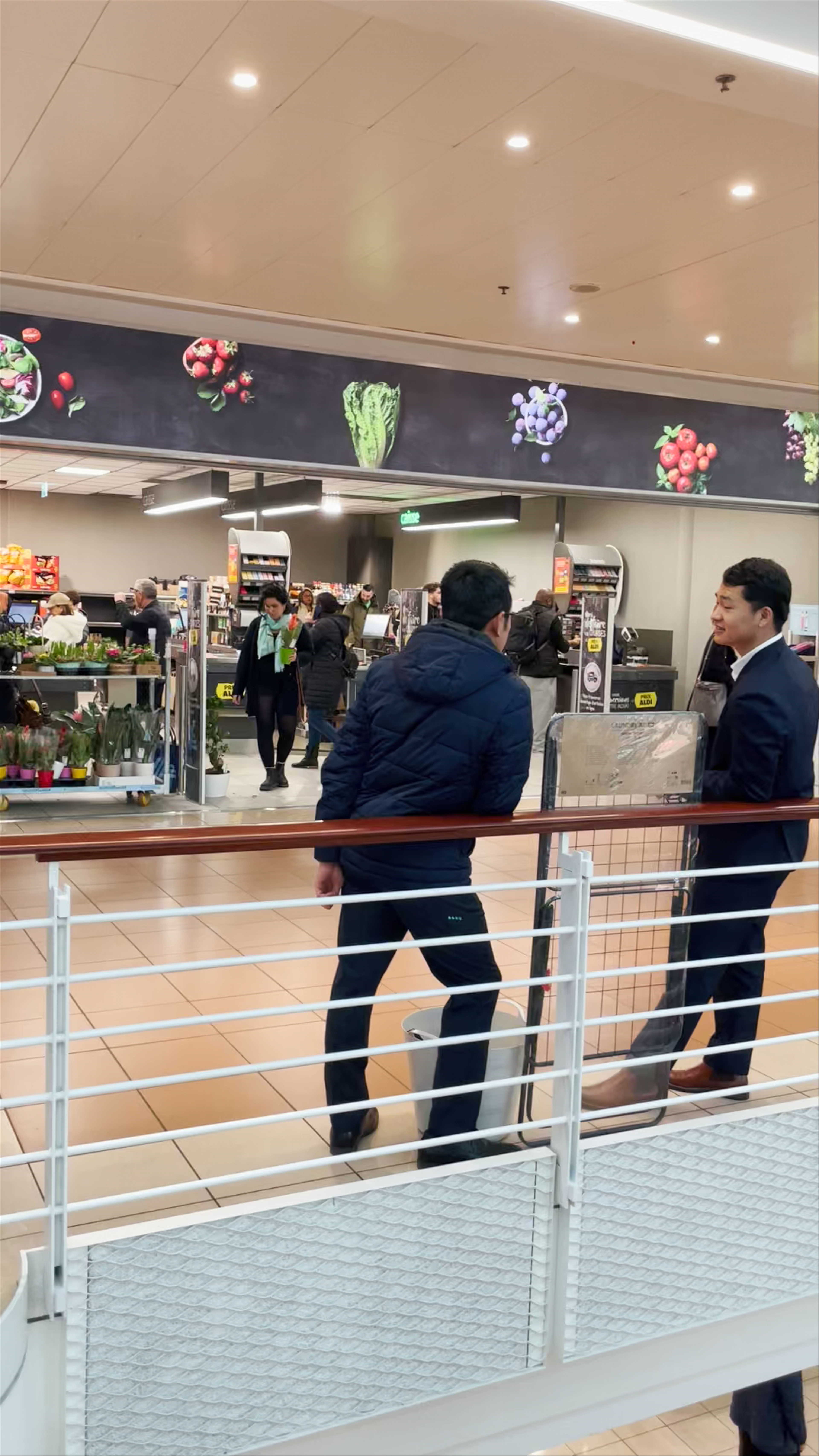 Centre Commercial Planète Charmilles