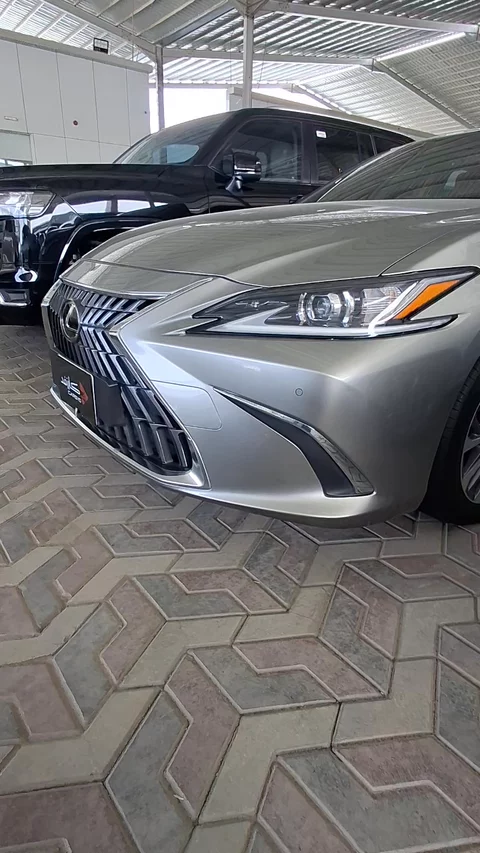 لكزس ES 250 2023