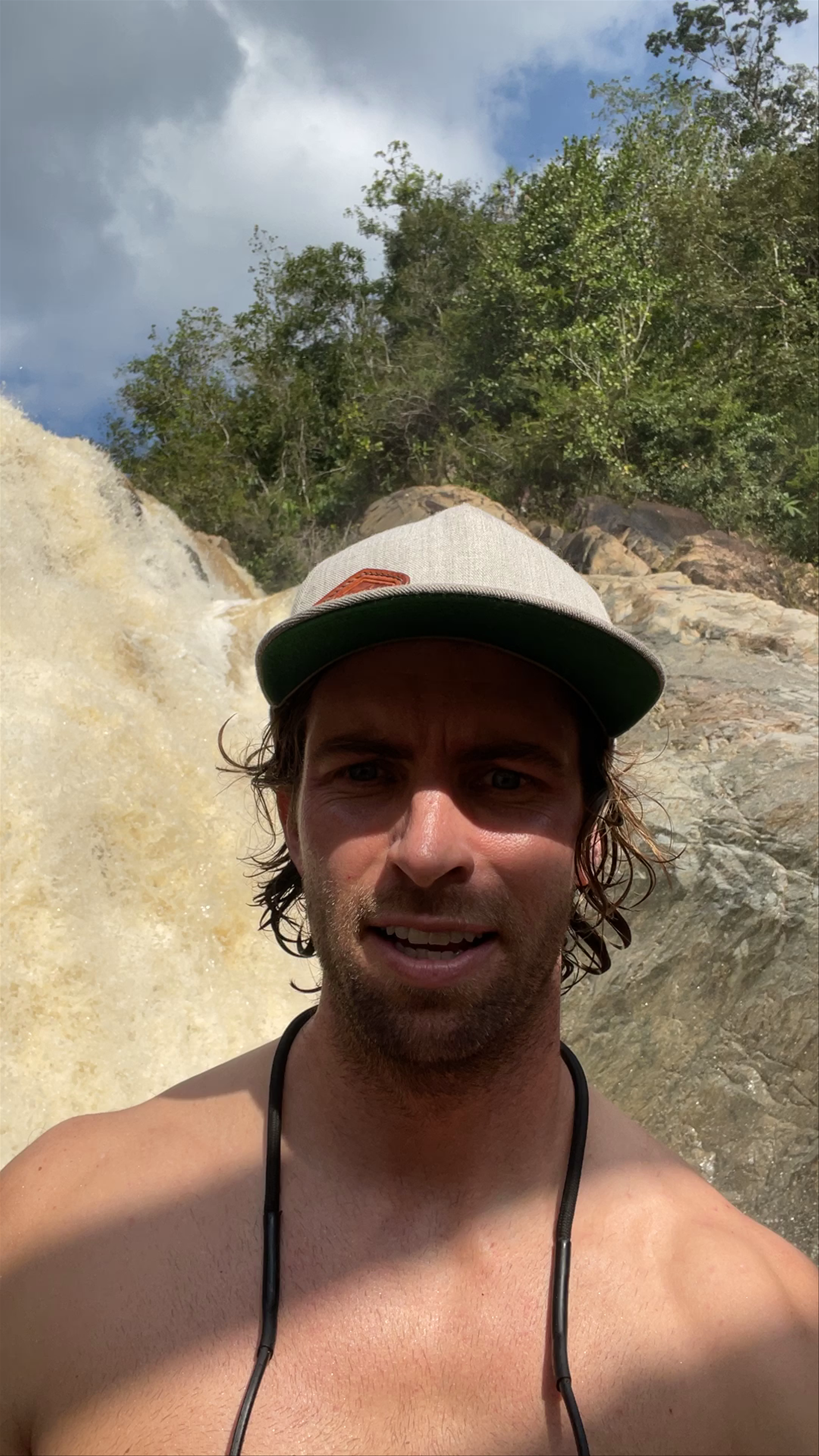 Macaw Bank Jungle Lodge