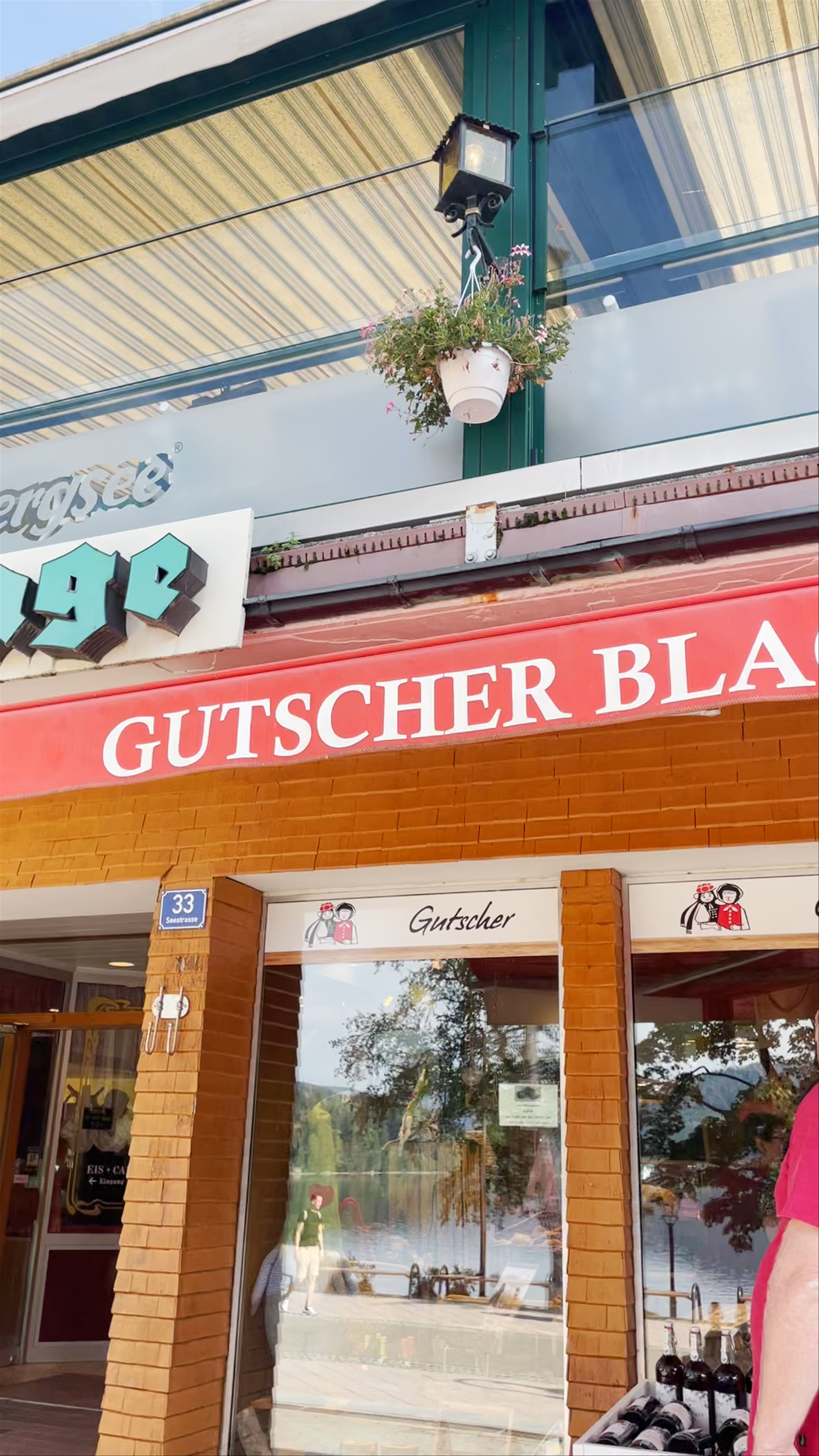 Gutscher Schwarzwälder Spezialitäten in Titisee-Neustadt: Taste the Black Forest Tradition