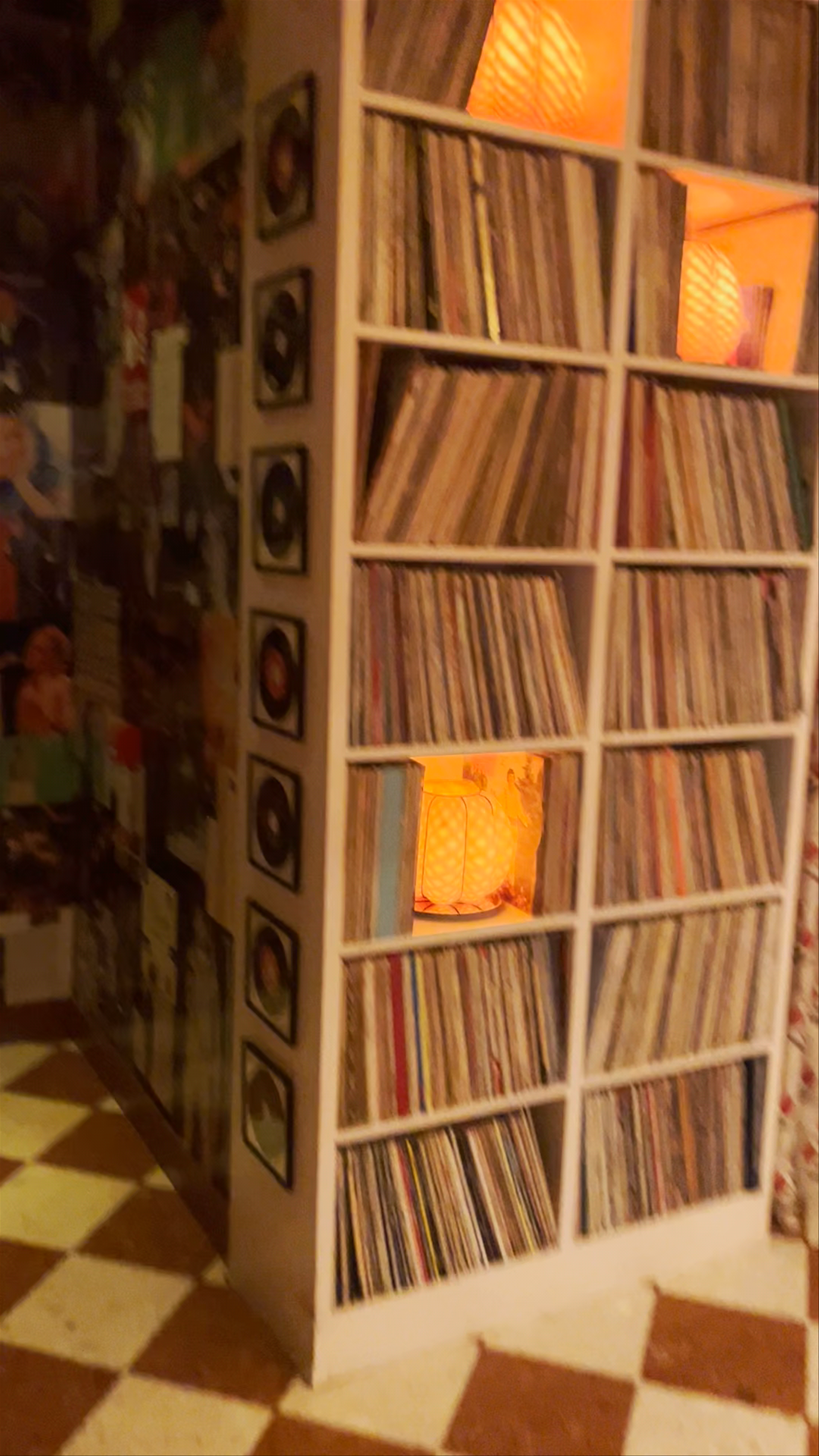 Bel Mondo Restaurant: Elegant Dining and Vintage Vinyl Vibes in Madrid
