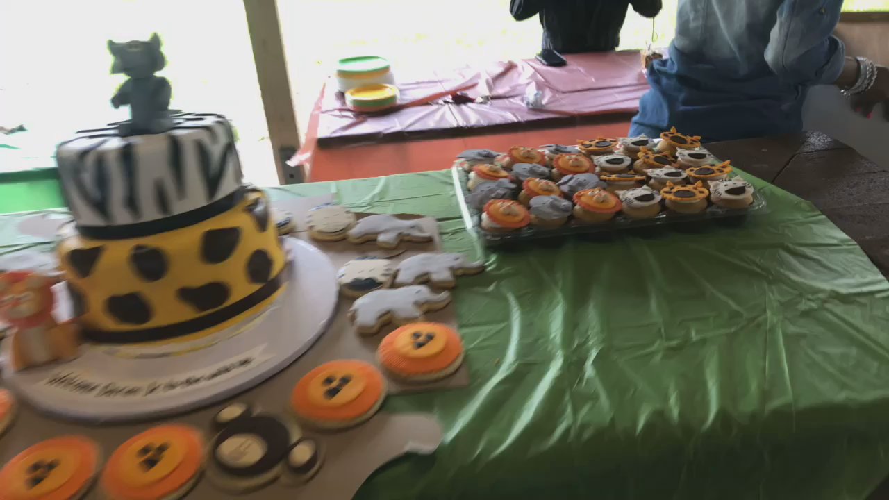 Divine Sweetss - my friend messed up the cake picking it up for me BUT besides that everything was amazing. Everyone loved it!! - Desserts Near Me