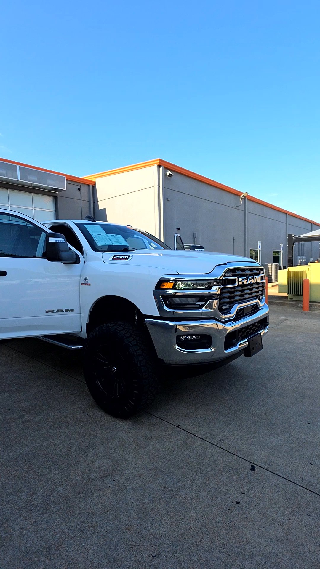 Lifted Trucks - #TX11019 - 2025 Ram 2500 Lone Star Crew Cab