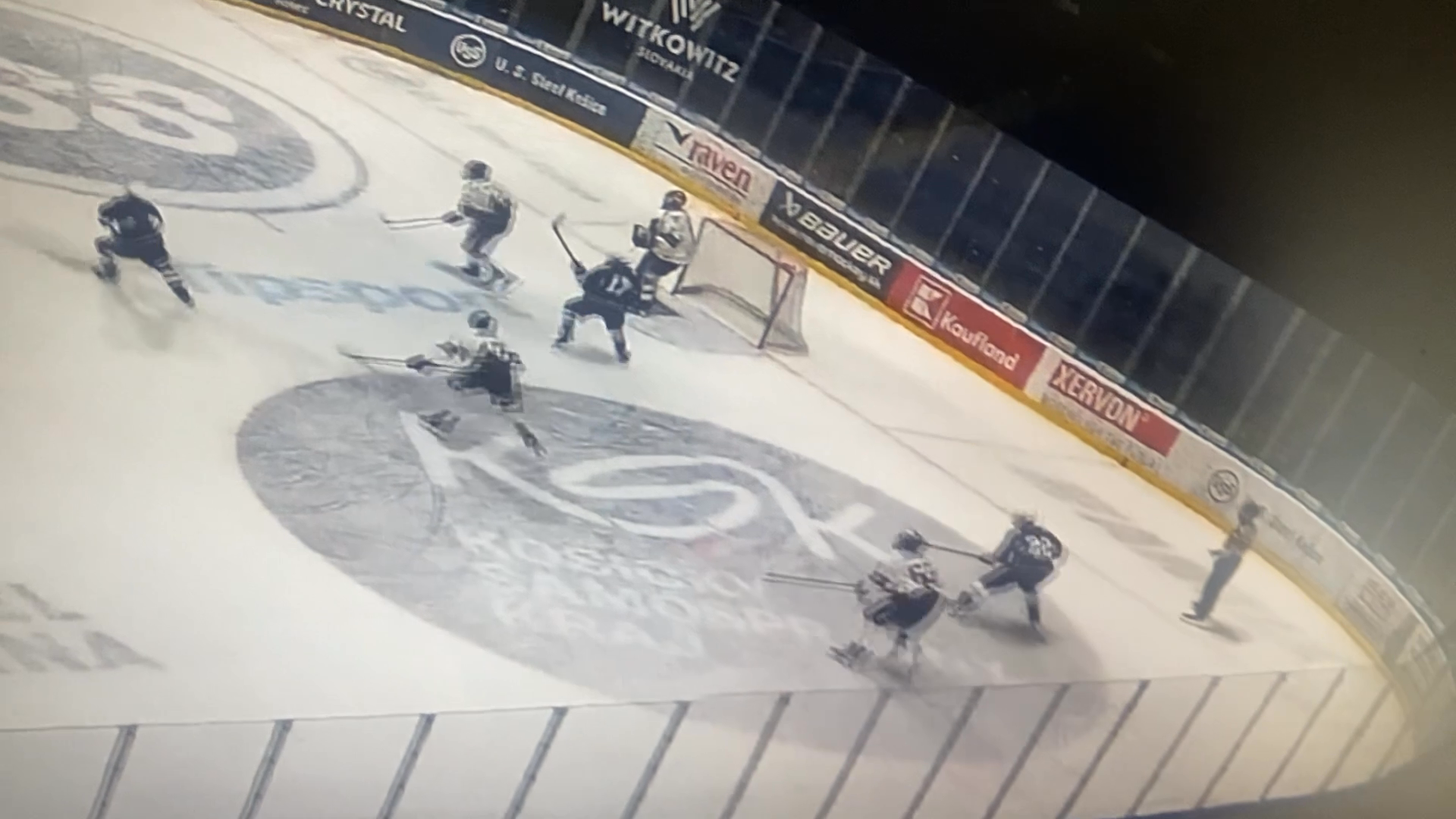 Branislav Barger: Defensive Highlights from HC Kosice jun. end of game.